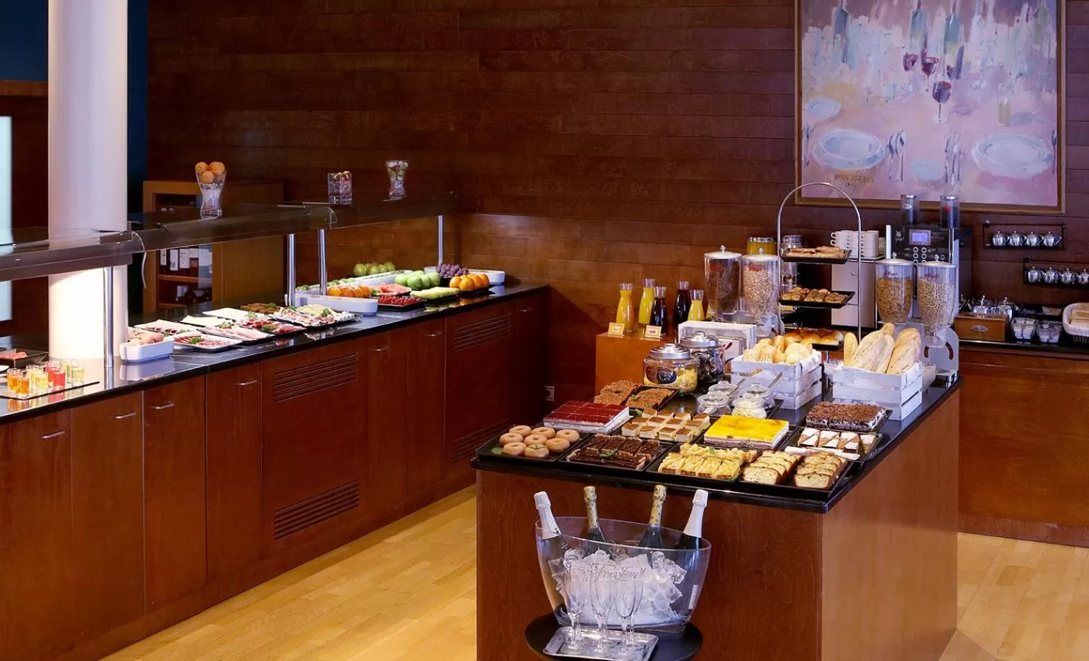 Restaurant/places to eat in Abba Burgos