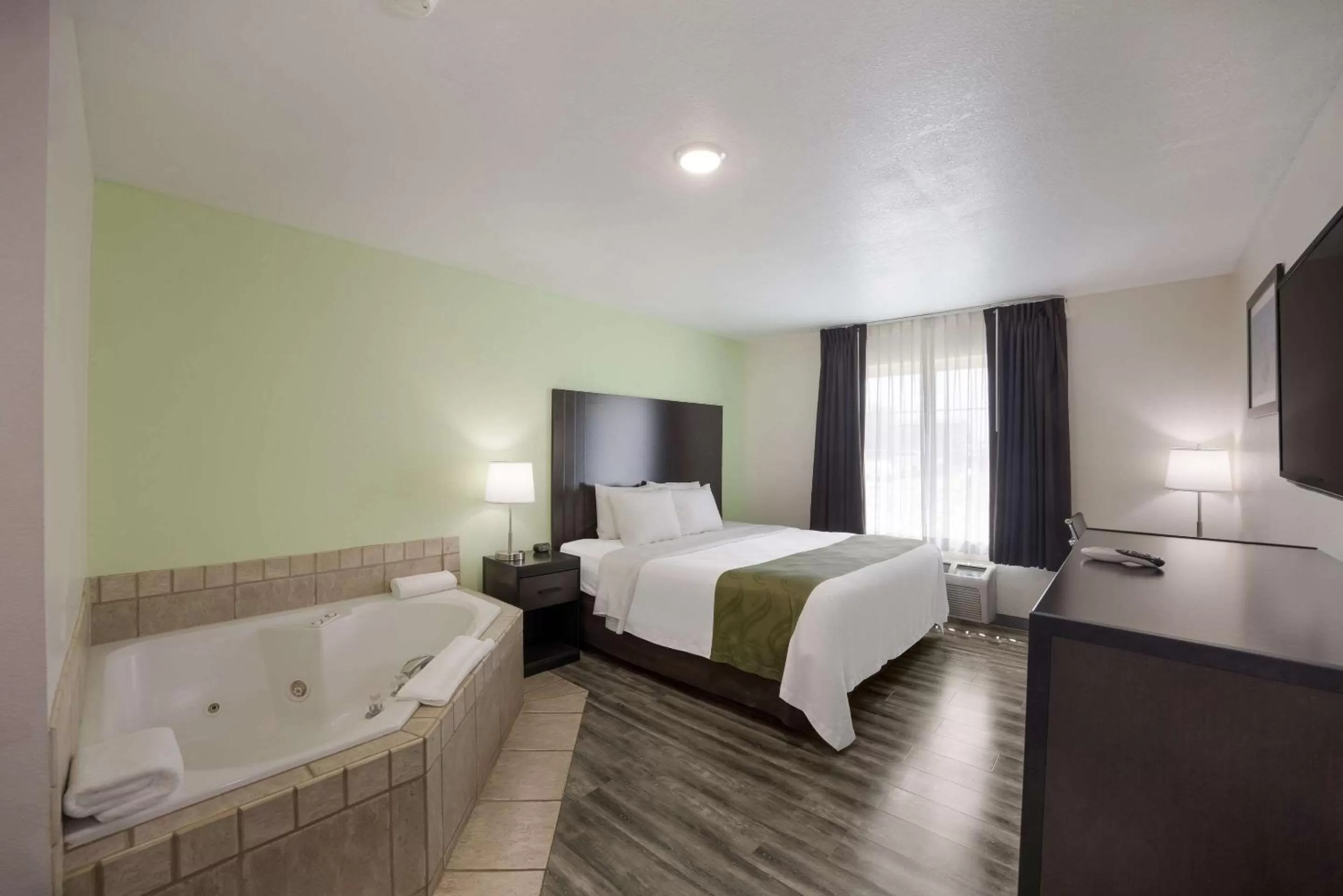 Bedroom, Bed in Quality Inn & Suites Clayton, NM