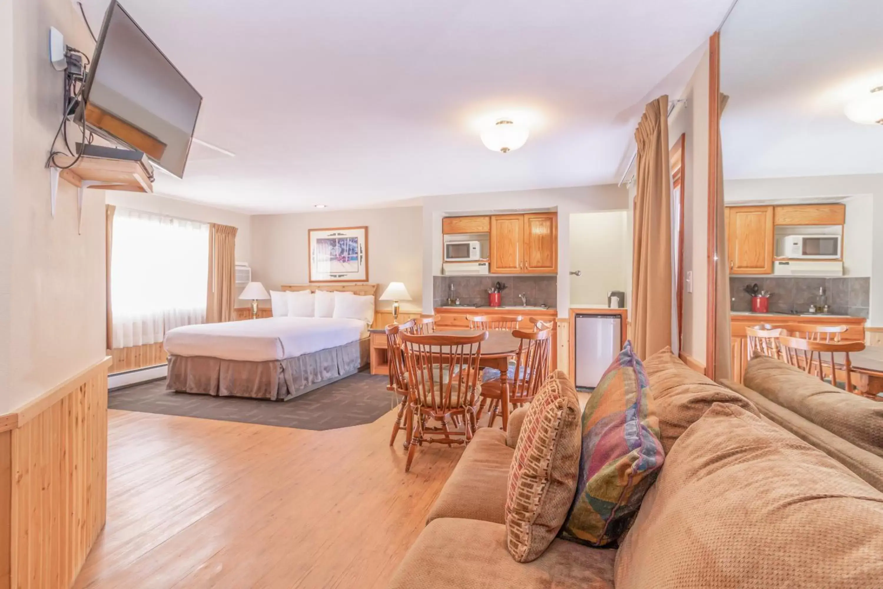 Junior Suite 04 in Murphy's Resort Junior Suite 04 in Murphy's Resort