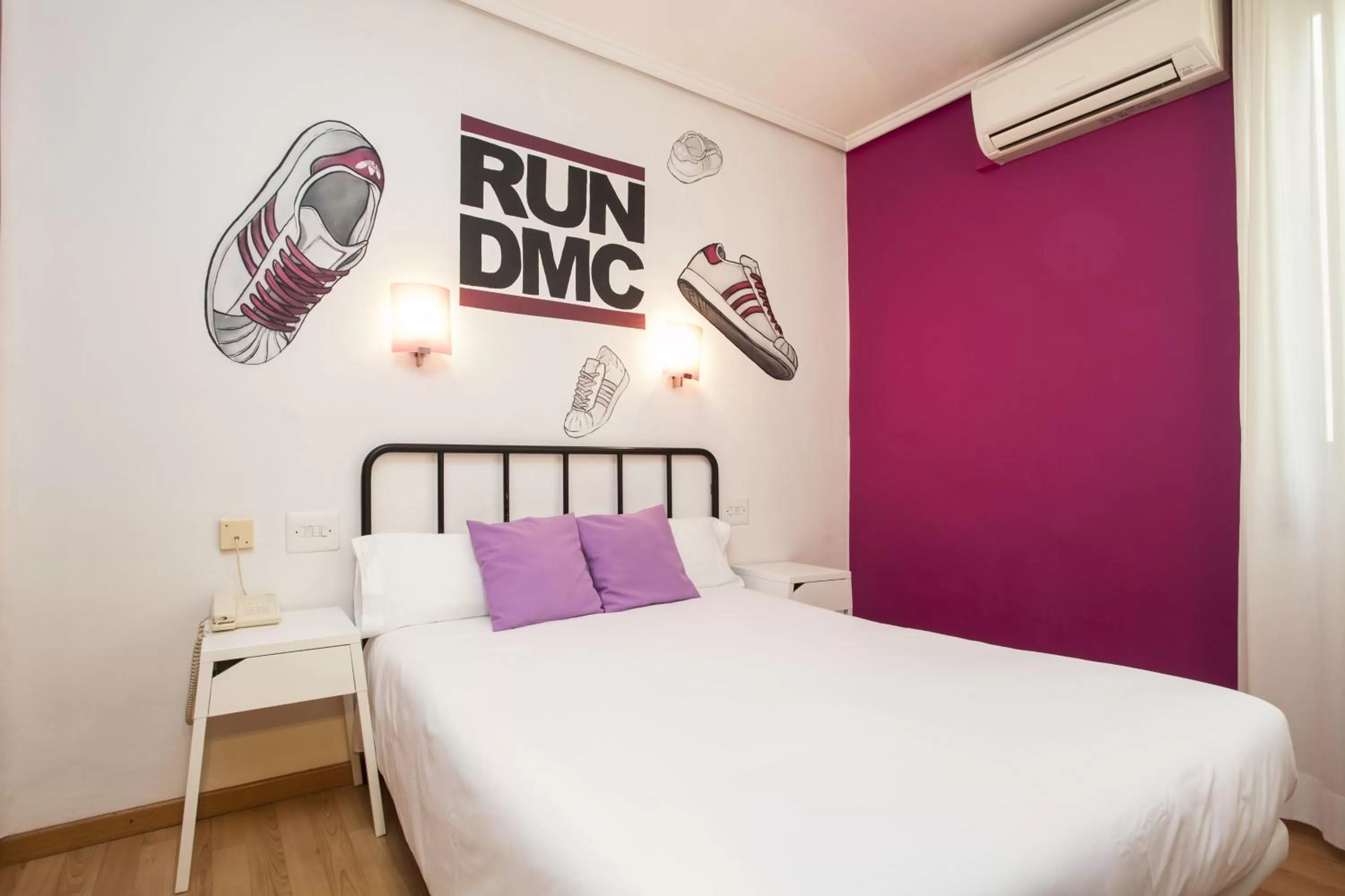 Bedroom, Bed in Hotel Valencia de la Música