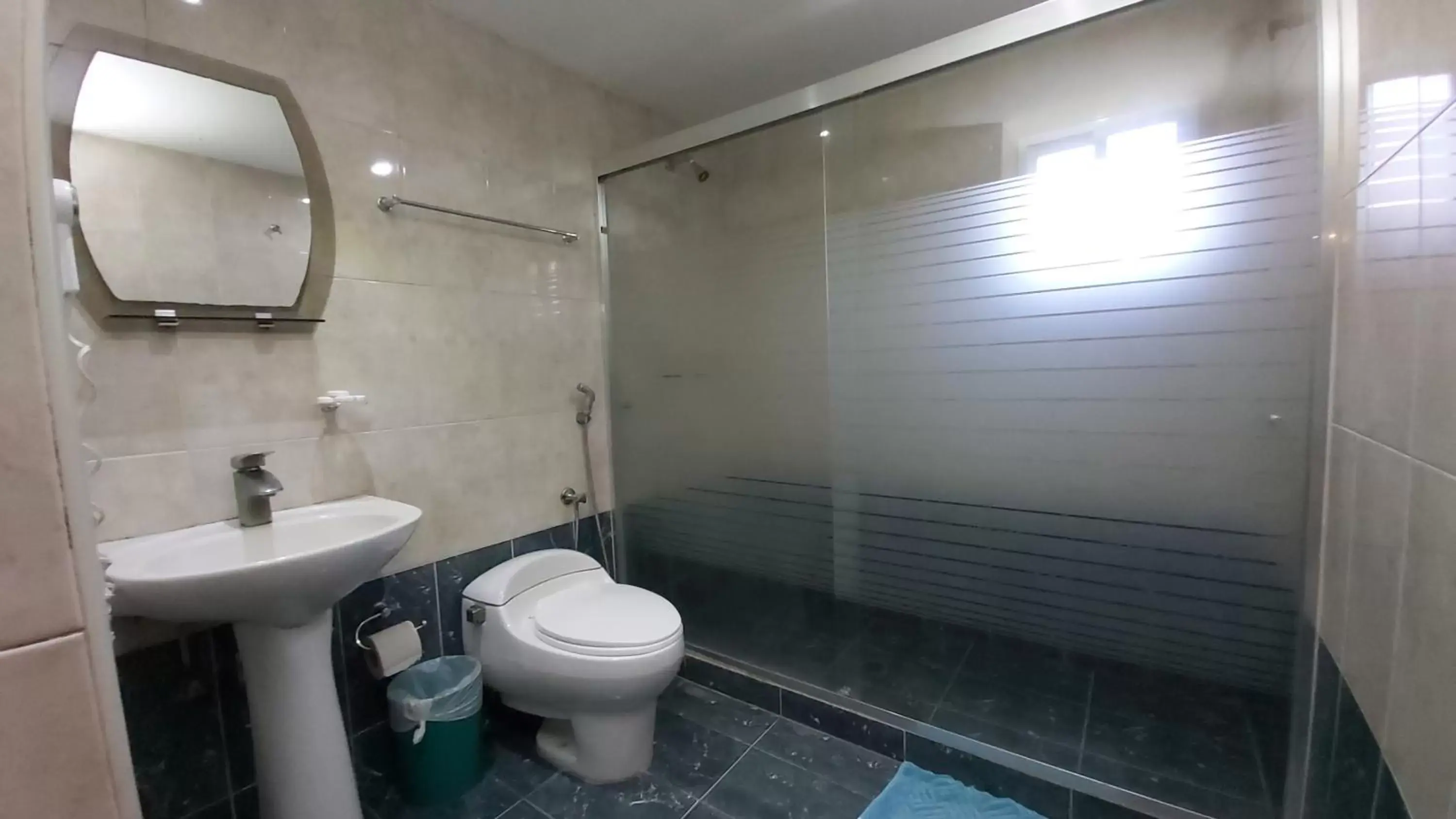 Budget Triple Room in HOTEL MUEVETE POR VARGAS Budget Triple Room in HOTEL MUEVETE POR VARGAS