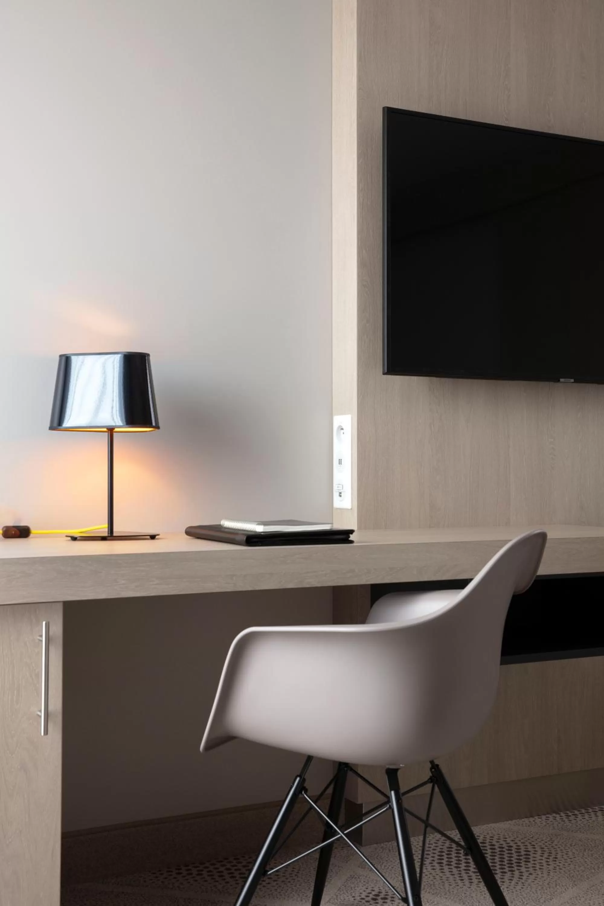 TV and multimedia in Hilton Garden Inn Paris Massy