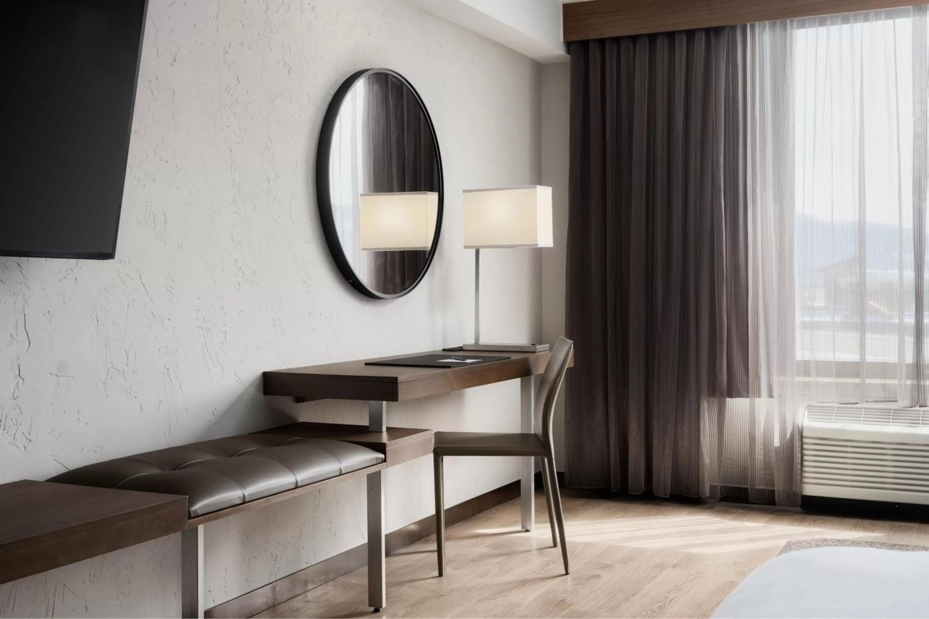 Deluxe King Room with Trundle Bed and Adapted Tub - Mobility and Hearing Accessible in AC Hotel by Marriott Frisco Colorado