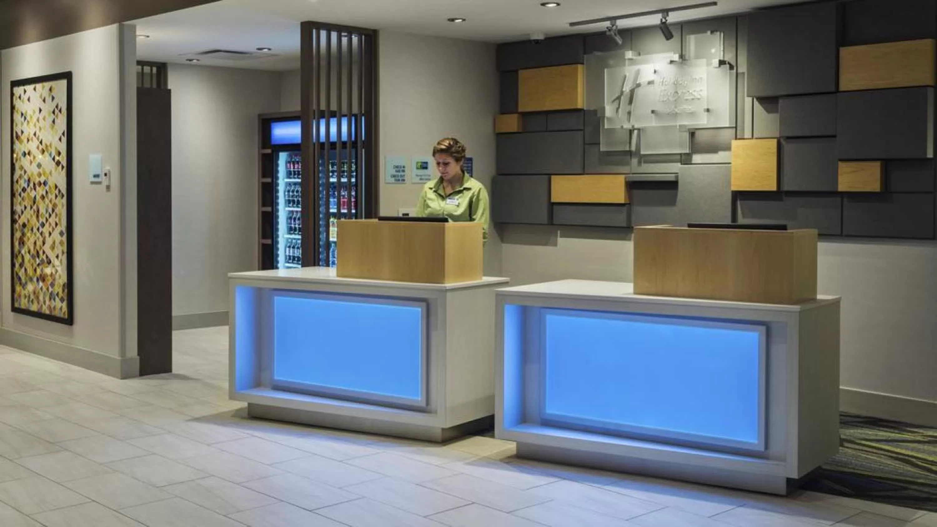 Lobby or reception in Holiday Inn Express Hotel & Suites Mount Pleasant by IHG
