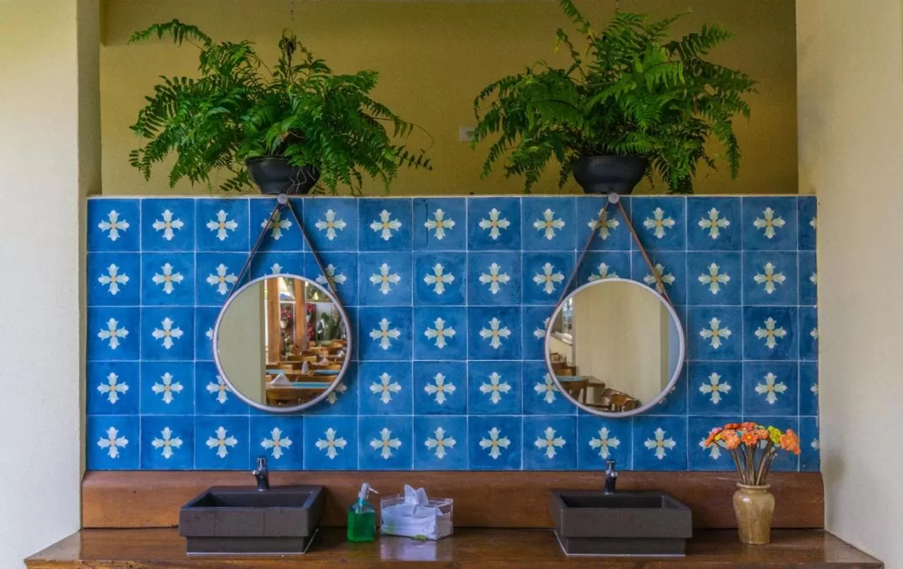 Bathroom in Pousada Ilha Vitoria