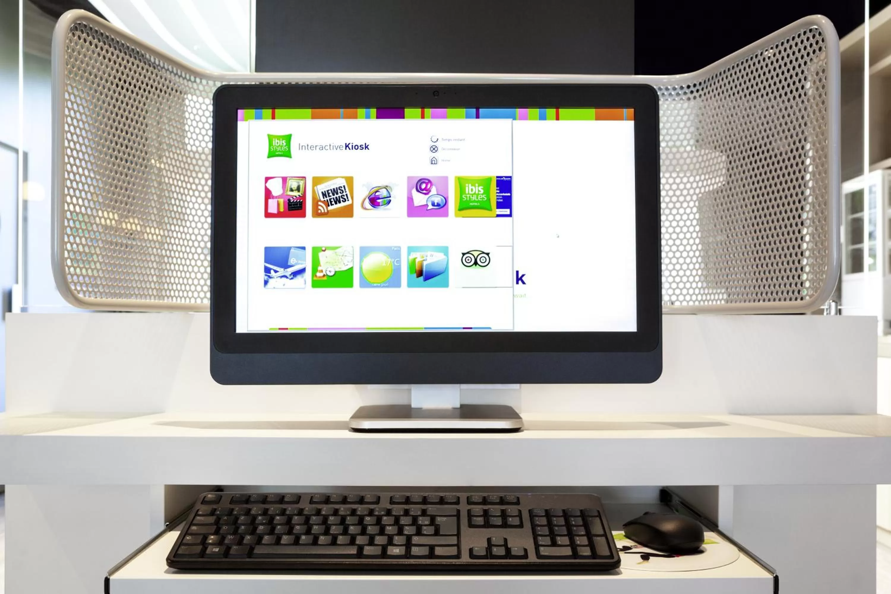 Communal lounge/ TV room in Ibis Styles Paris Massena Olympiades