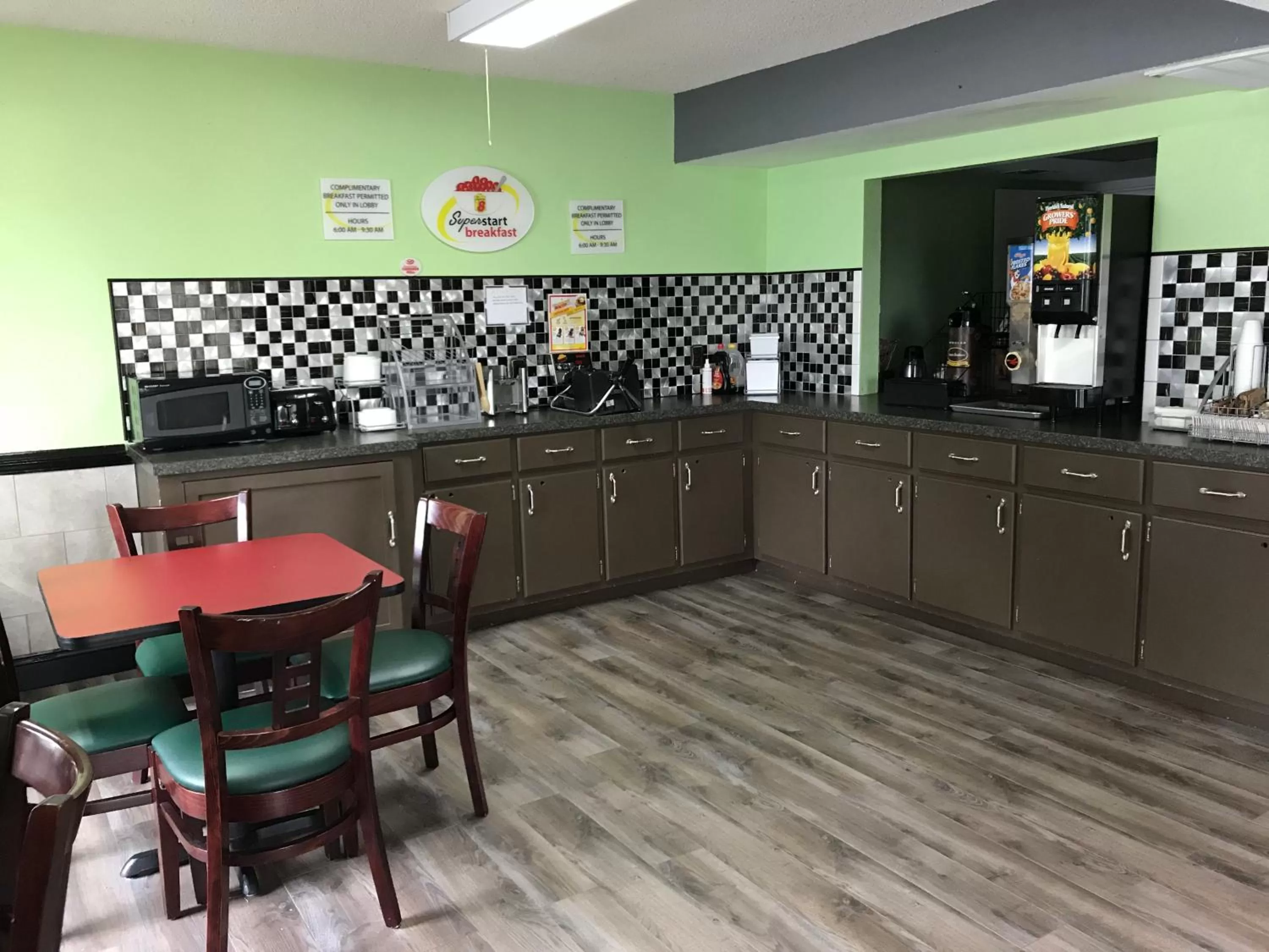 On site in Super 8 by Wyndham Mobile