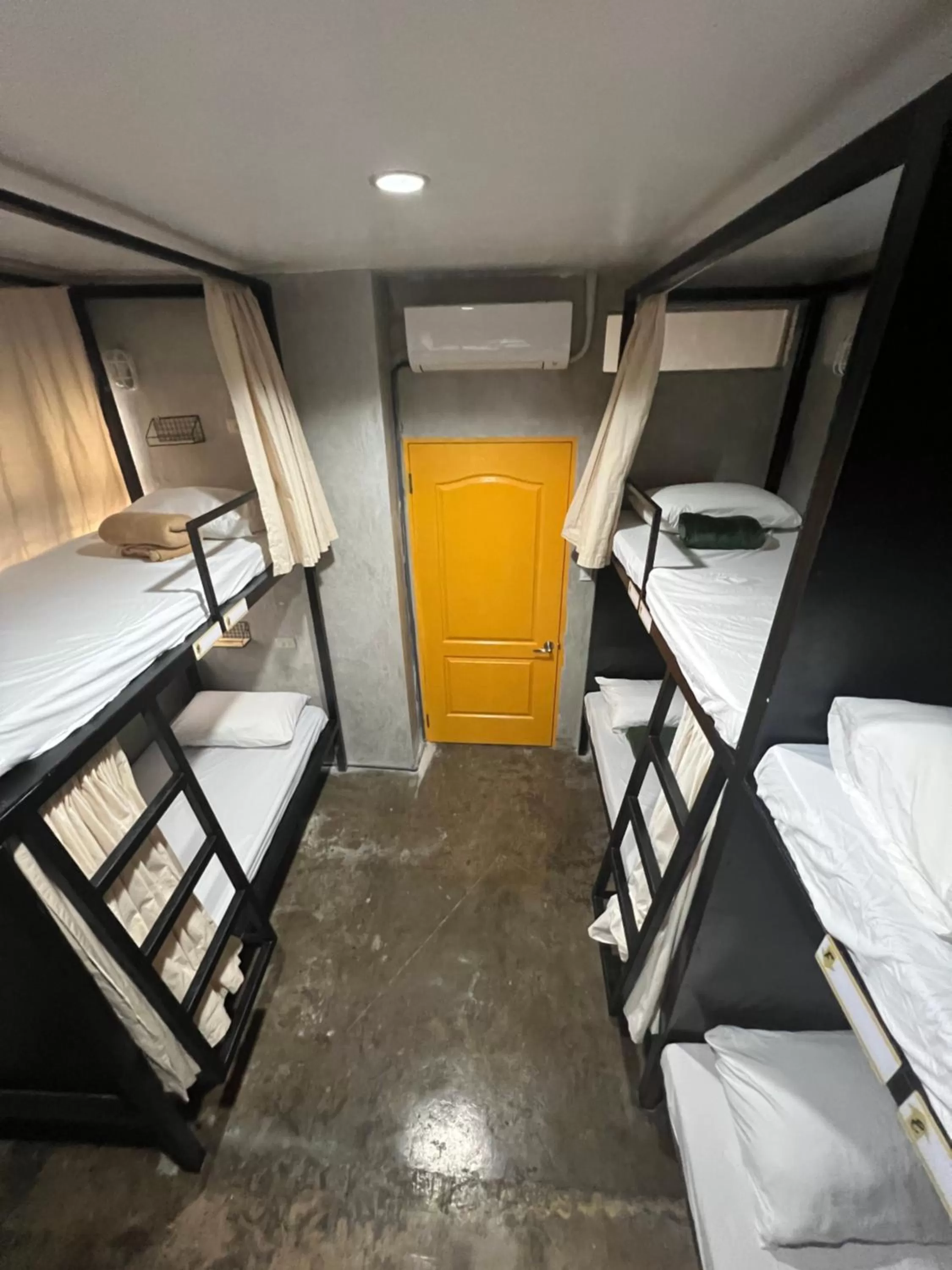 Bed in HappyNest Hostel Cebu