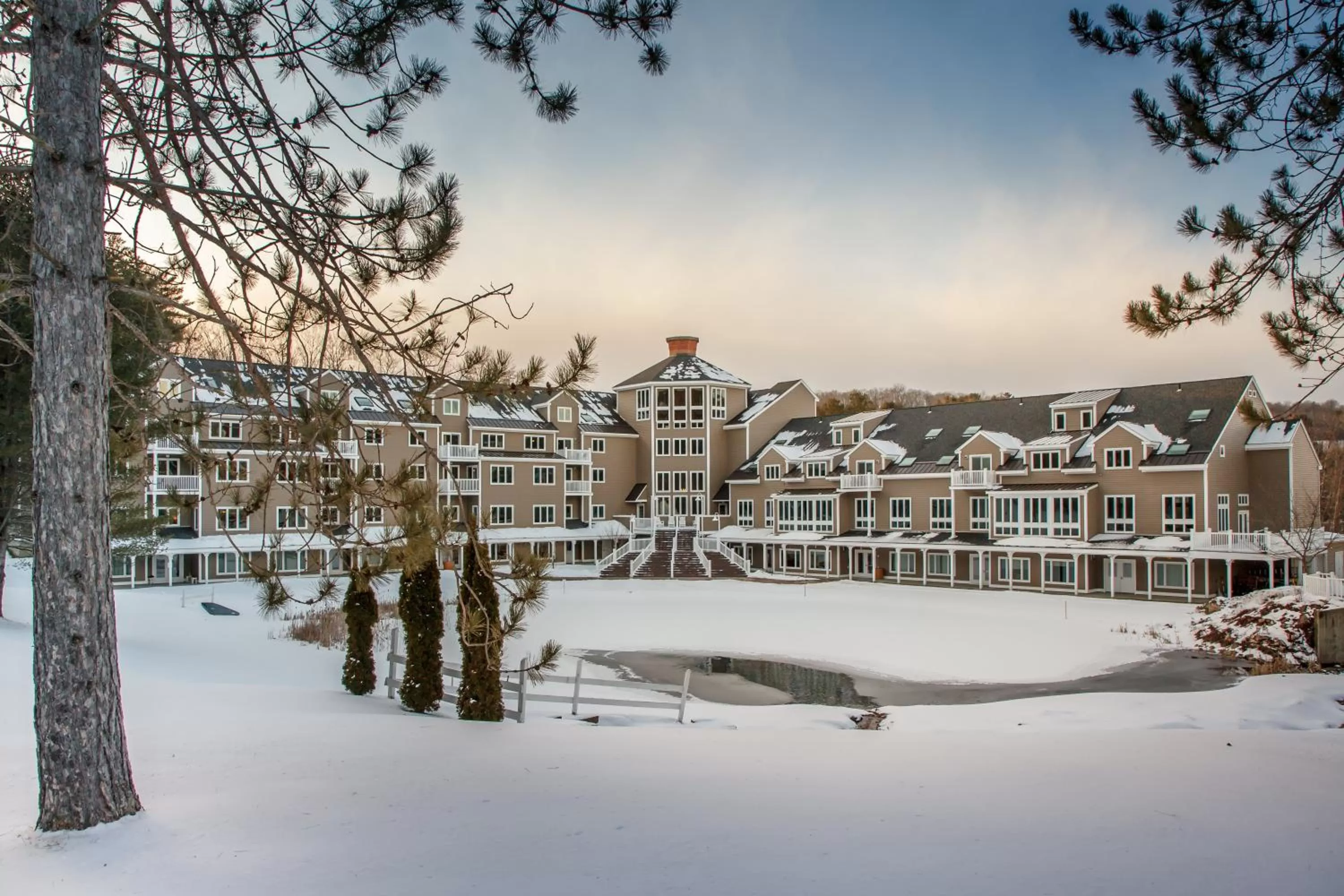 Property building in Holiday Inn Club Vacations Mount Ascutney Resort