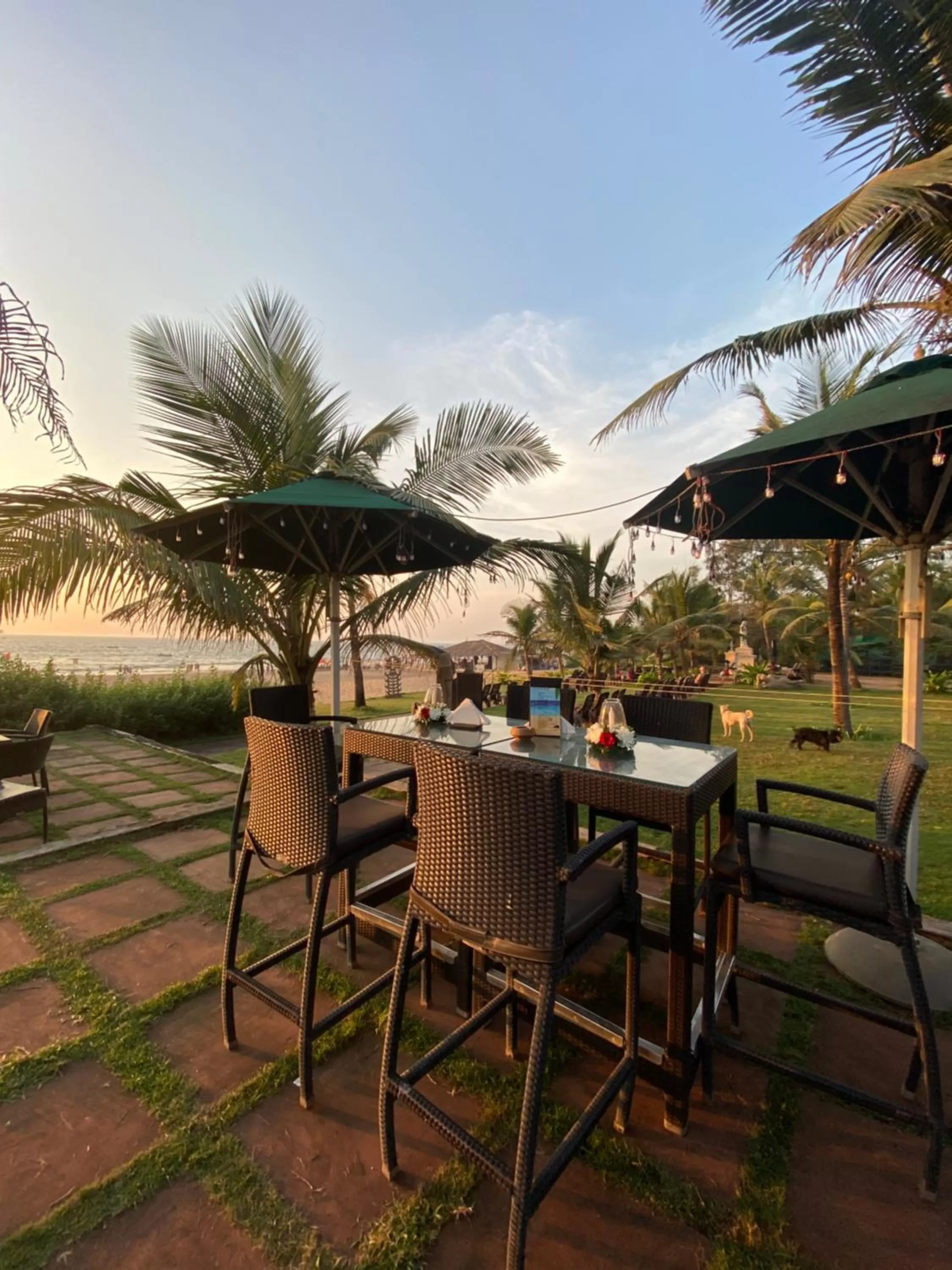 Restaurant/places to eat in Chalston Beach Resort