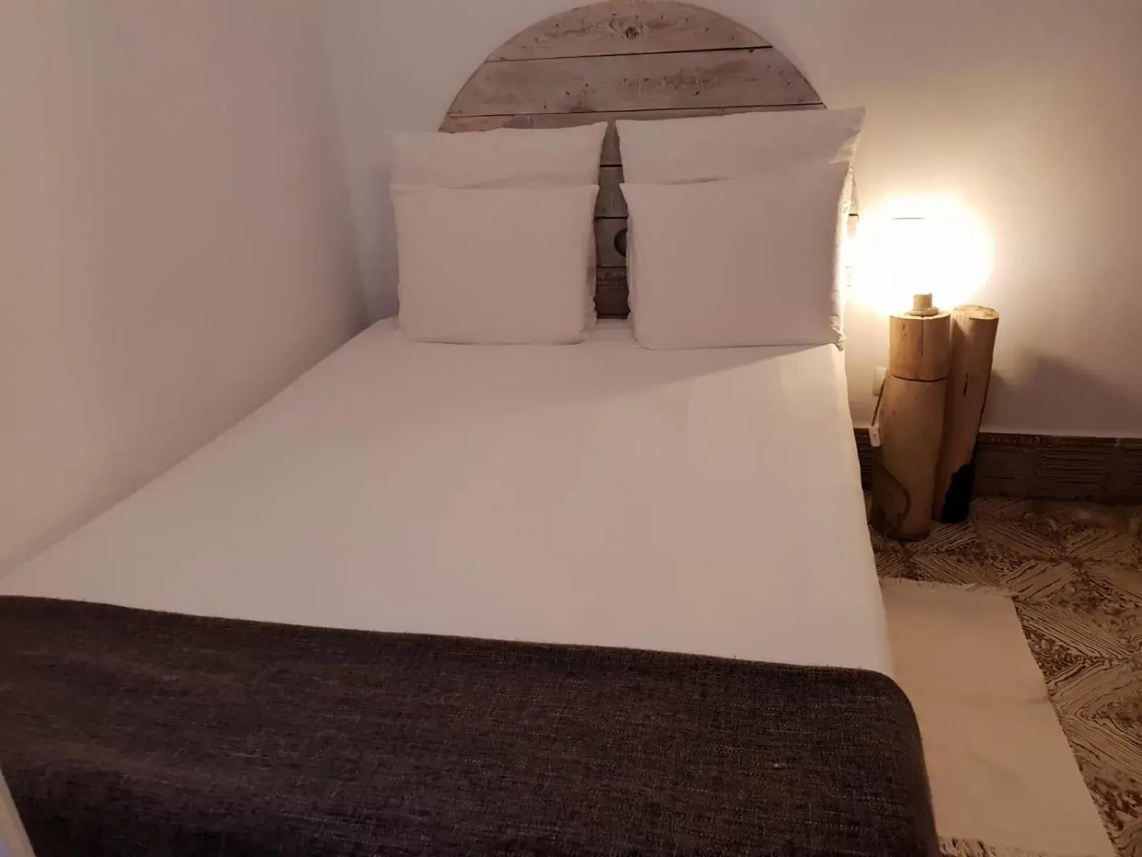 Standard Double Room with Shared Bathroom in Cactus Host Standard Double Room with Shared Bathroom in Cactus Host