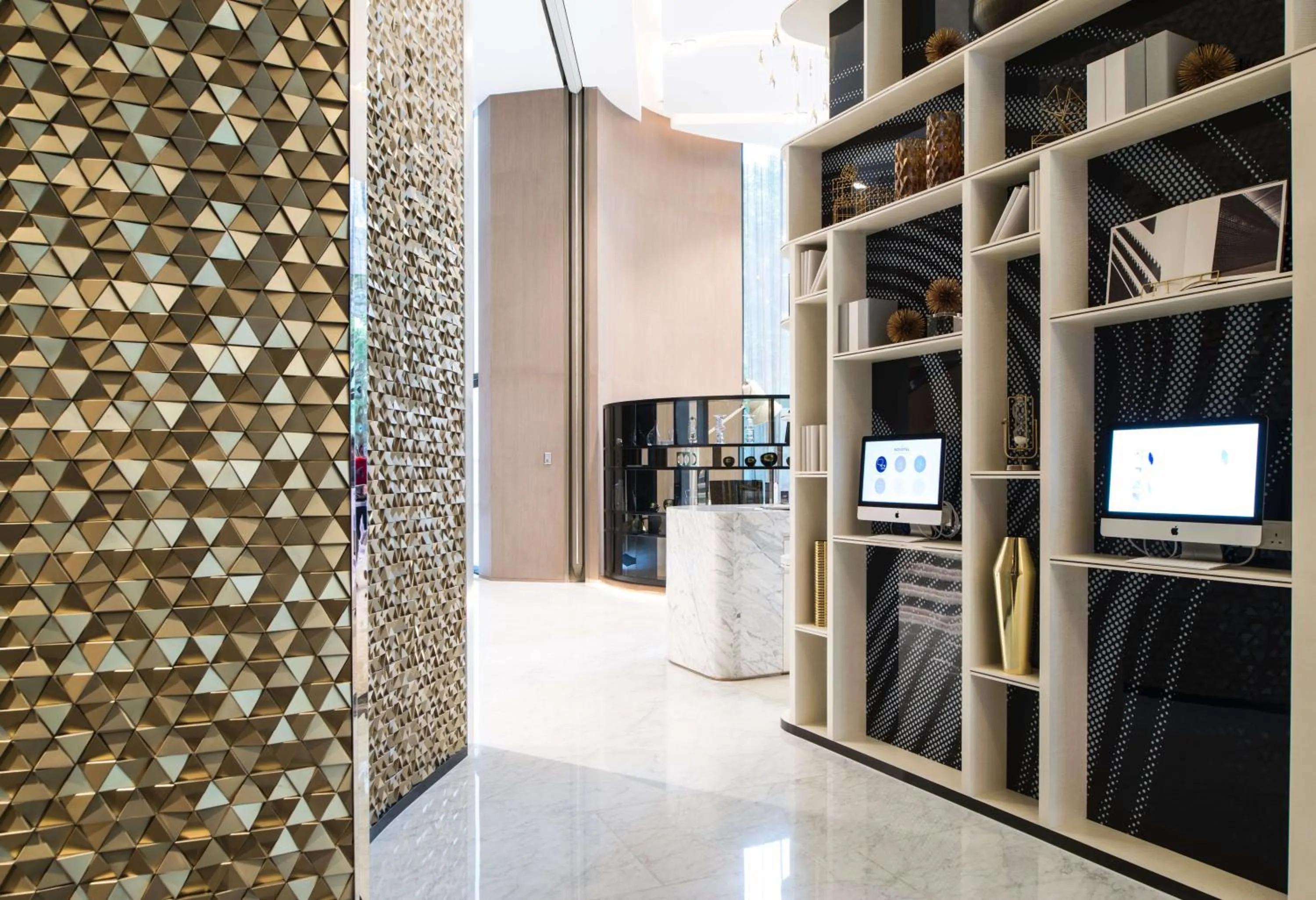 Lobby or reception in Novotel Singapore On Stevens