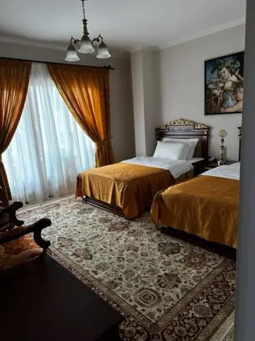 Balcony/Terrace, Bed in Dinasty Hotel