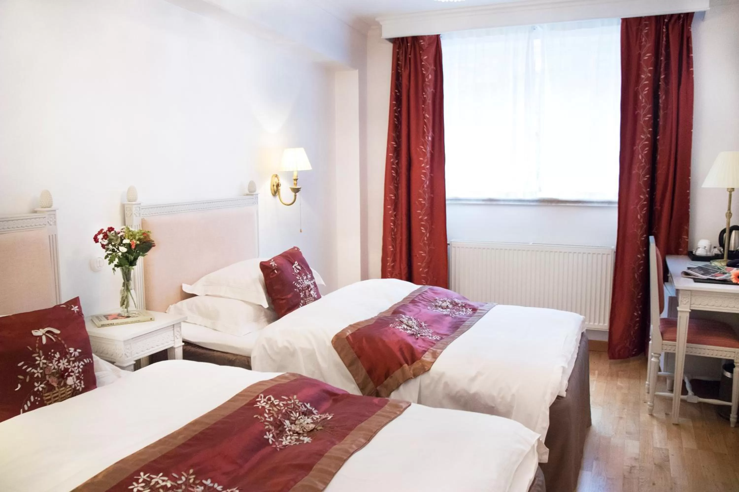 Bedroom, Bed in Brommavik Hotel