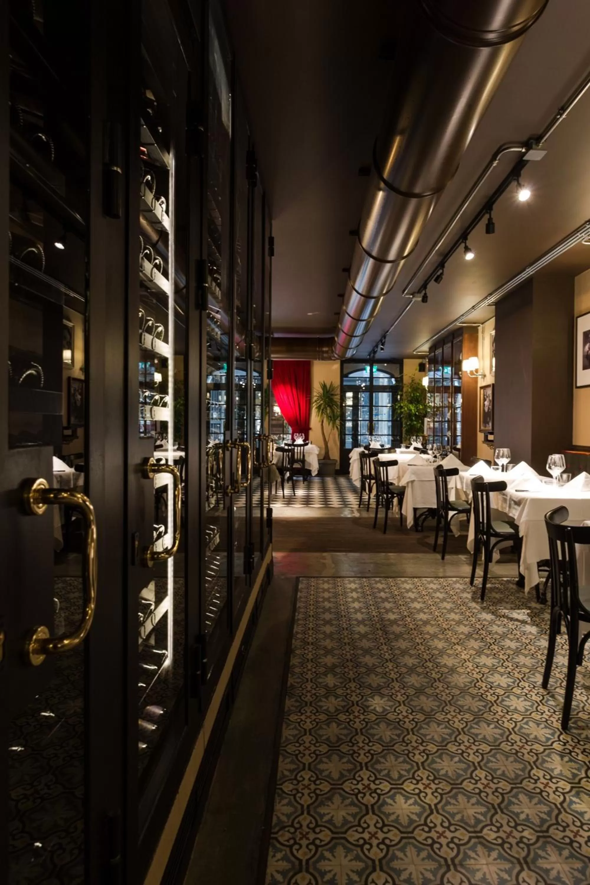 Restaurant/places to eat in Speronari Suites