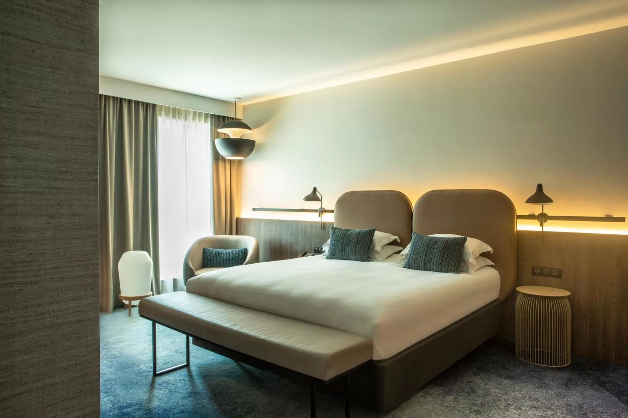 Photo of the whole room, Bed in Crowne Plaza - Nice - Grand Arenas by IHG