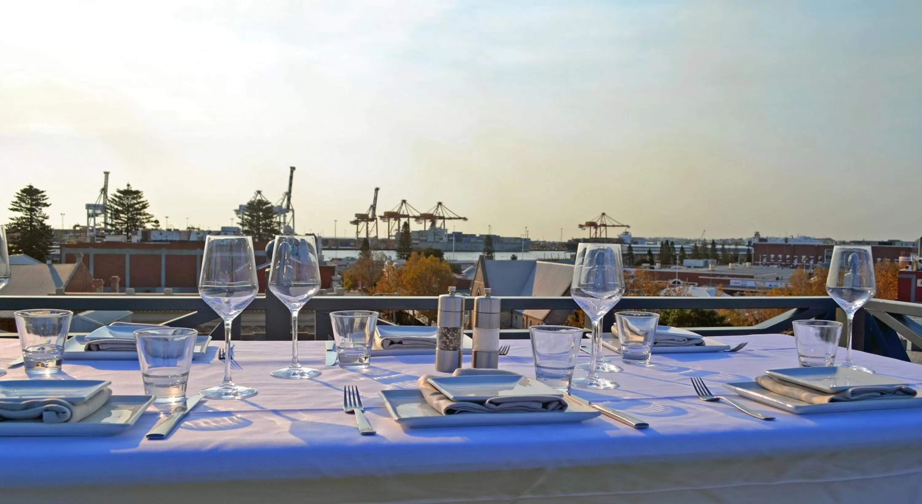 Restaurant/places to eat in The National Hotel