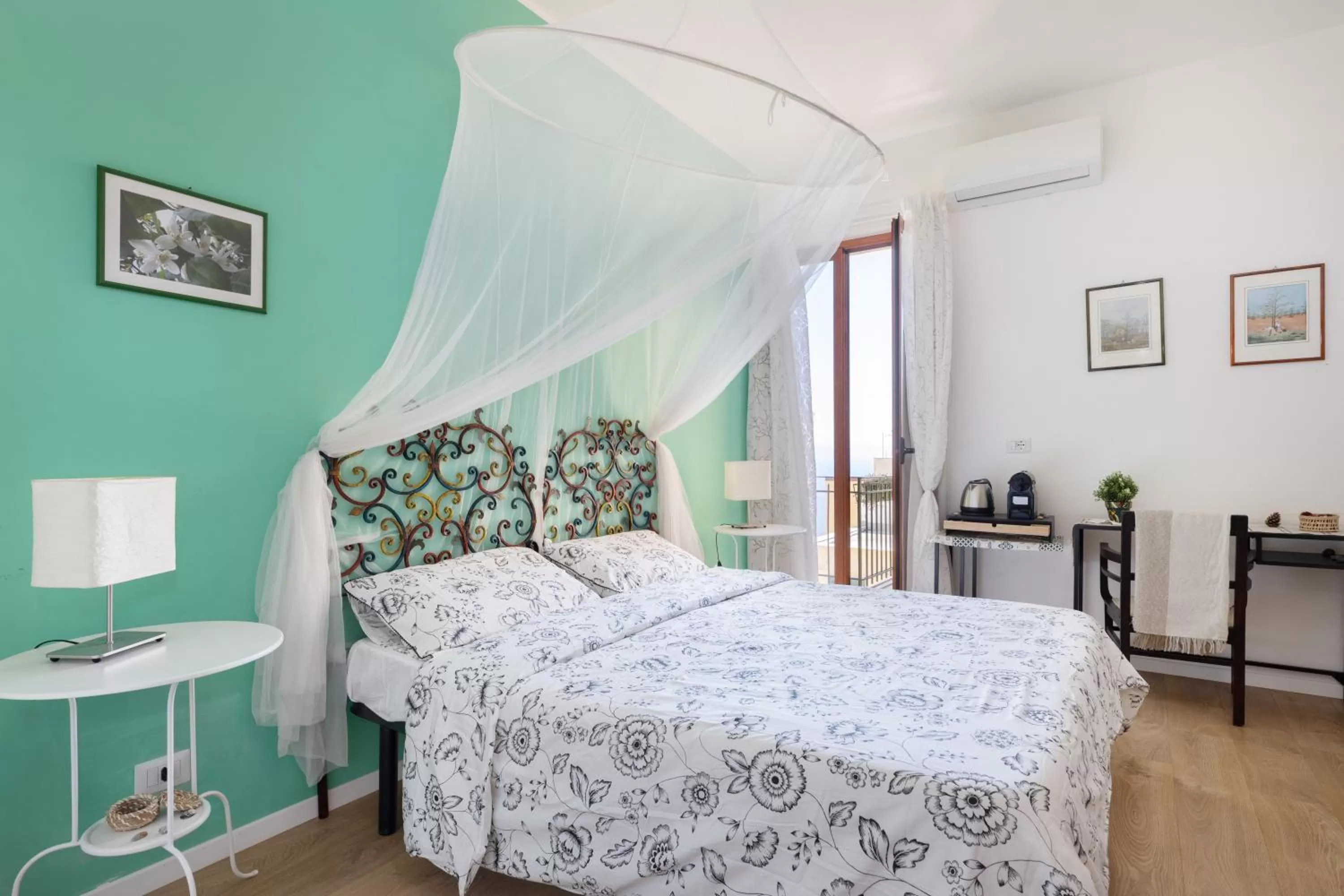 Bed in Tauromenion Guest House