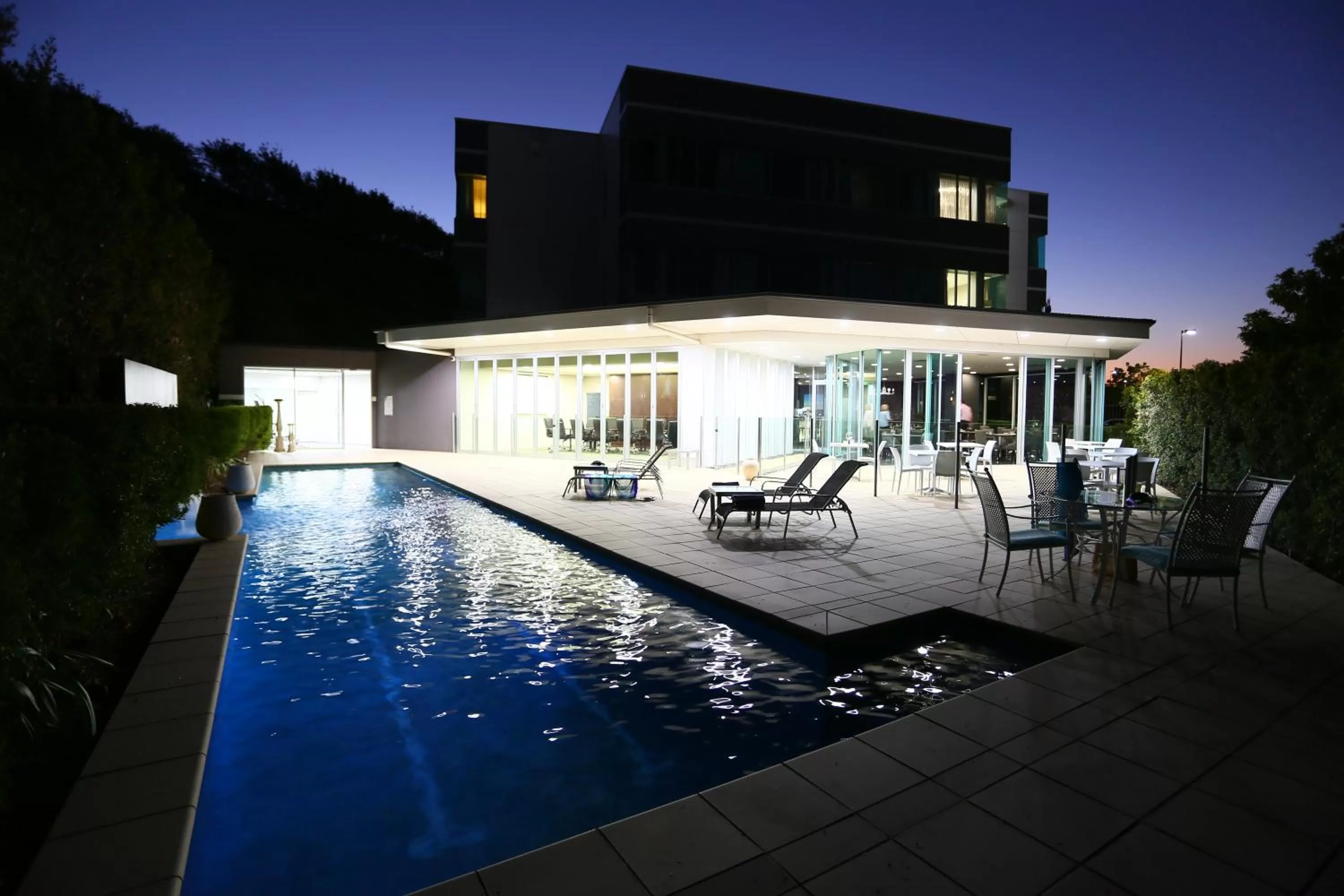 Swimming pool in Springfield Lakes Boutique Hotel