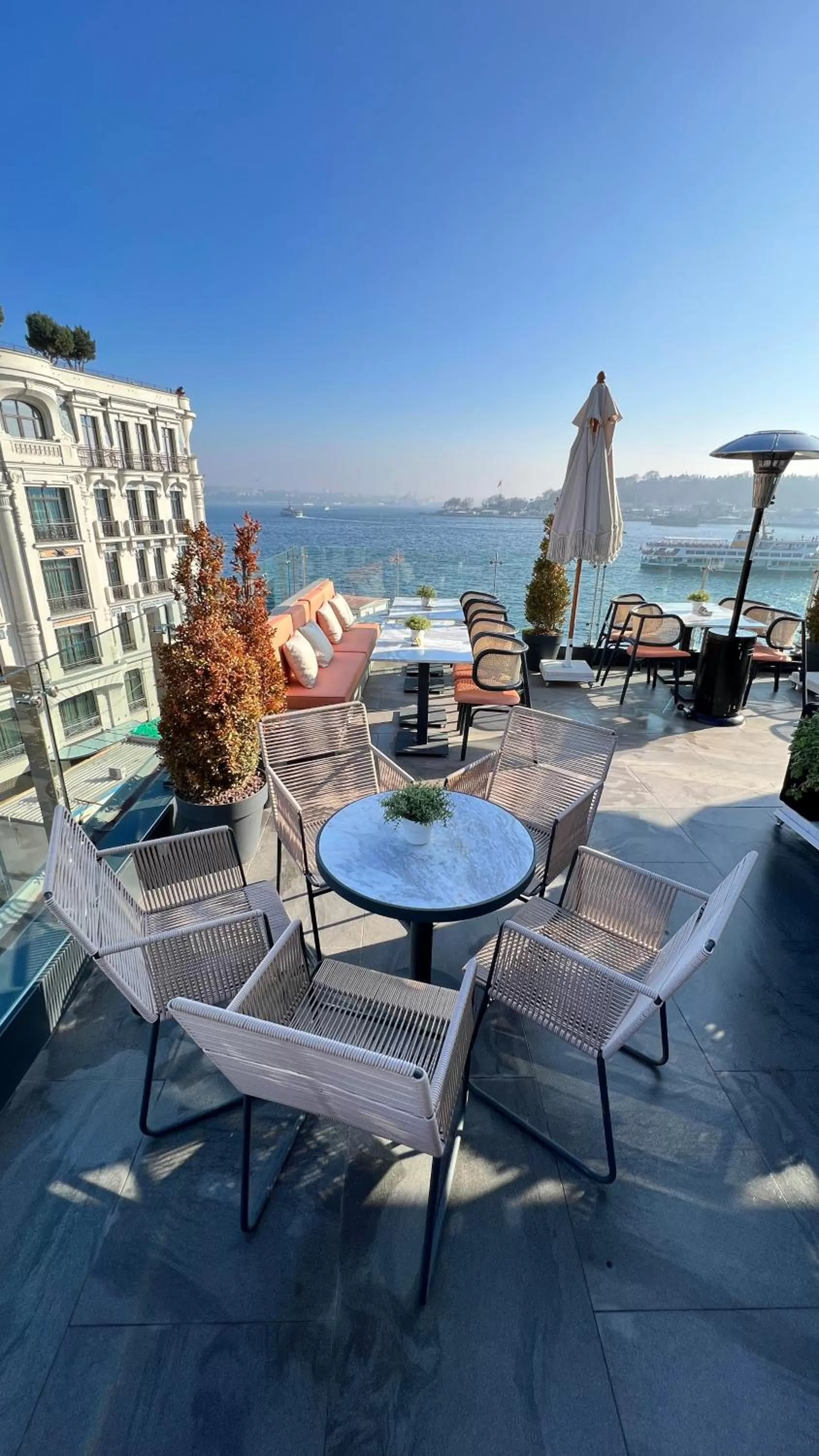 Restaurant/places to eat in The Wings Hotel Istanbul