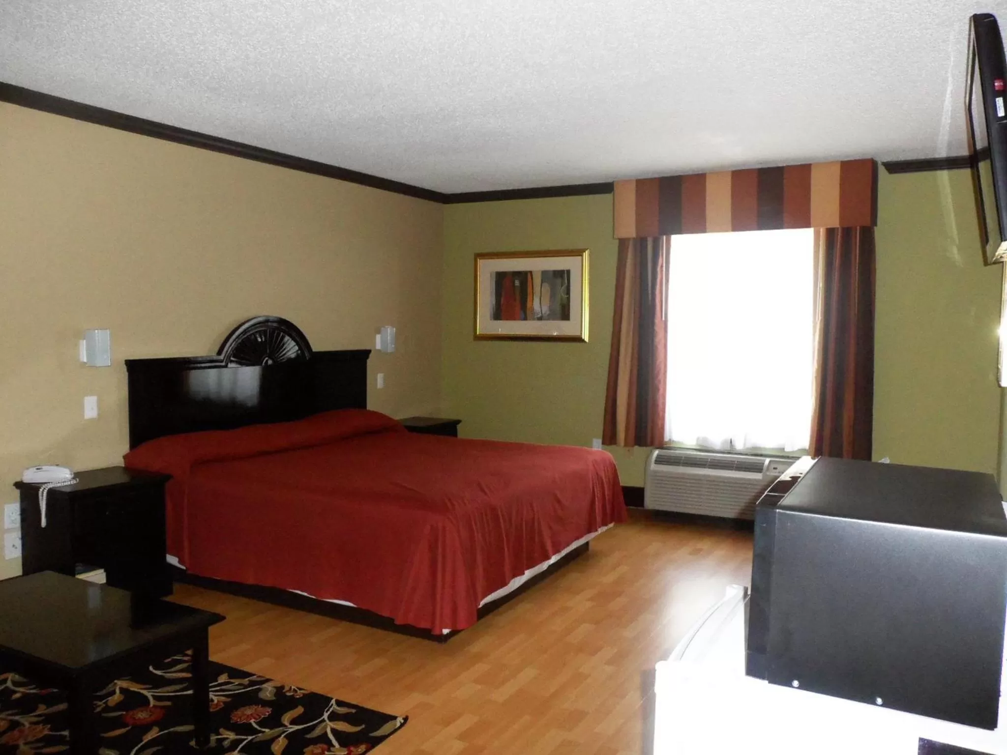 Deluxe King Suite in Araamda Inn