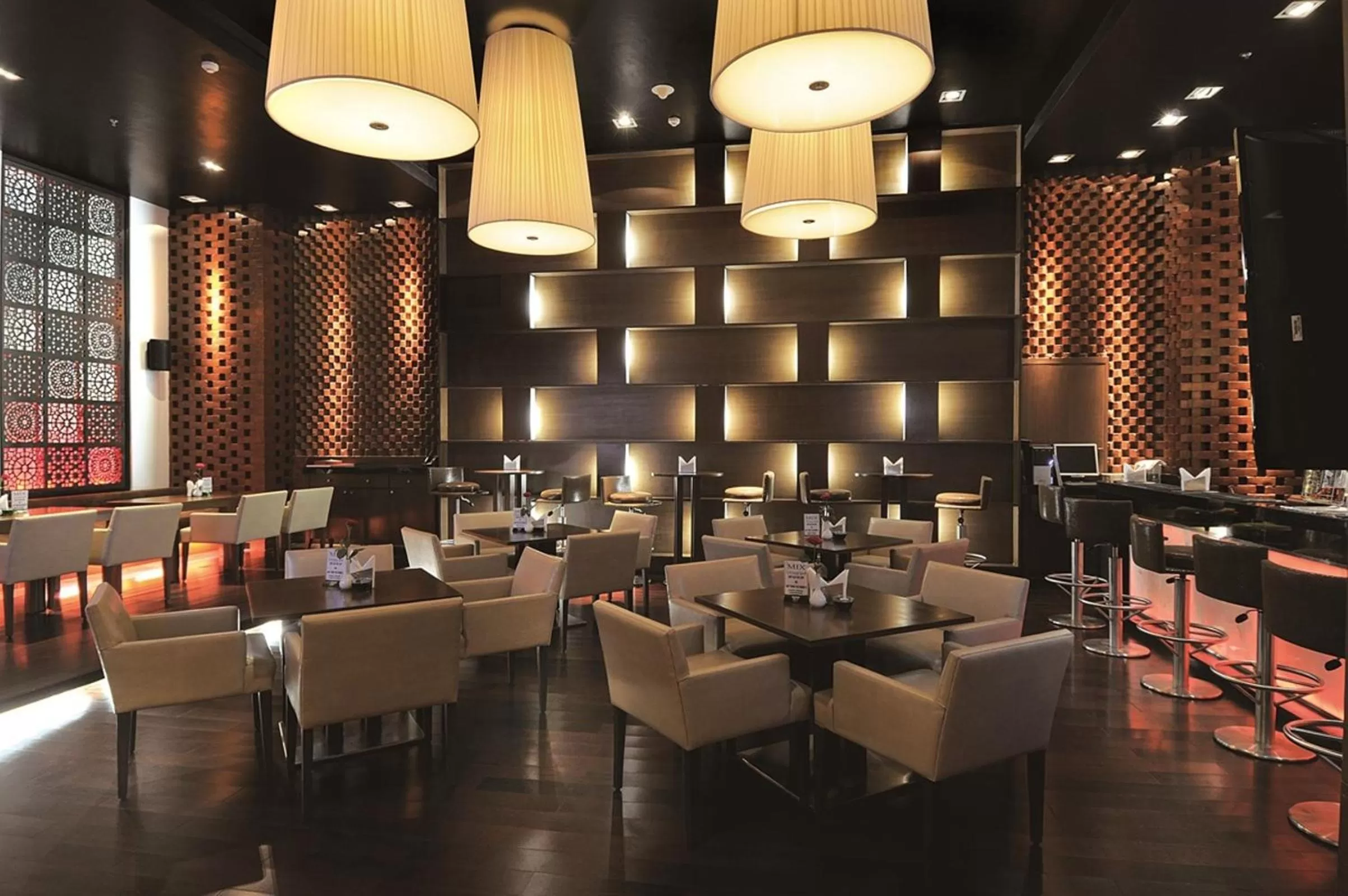 Restaurant/places to eat in Royal Orchid Central, Pune