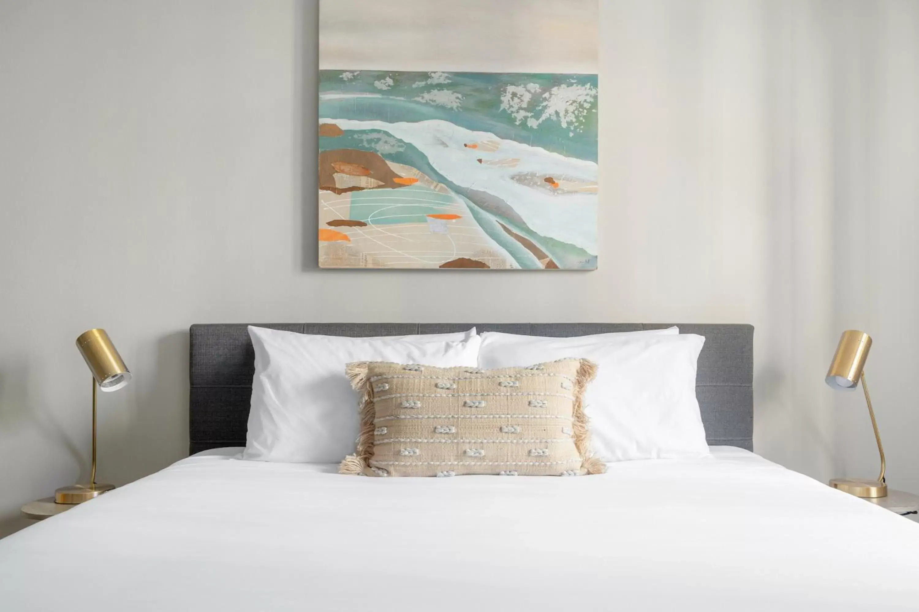 Two-Bedroom Apartment in Kasa Magnificent Mile Chicago Two-Bedroom Apartment in Kasa Magnificent Mile Chicago