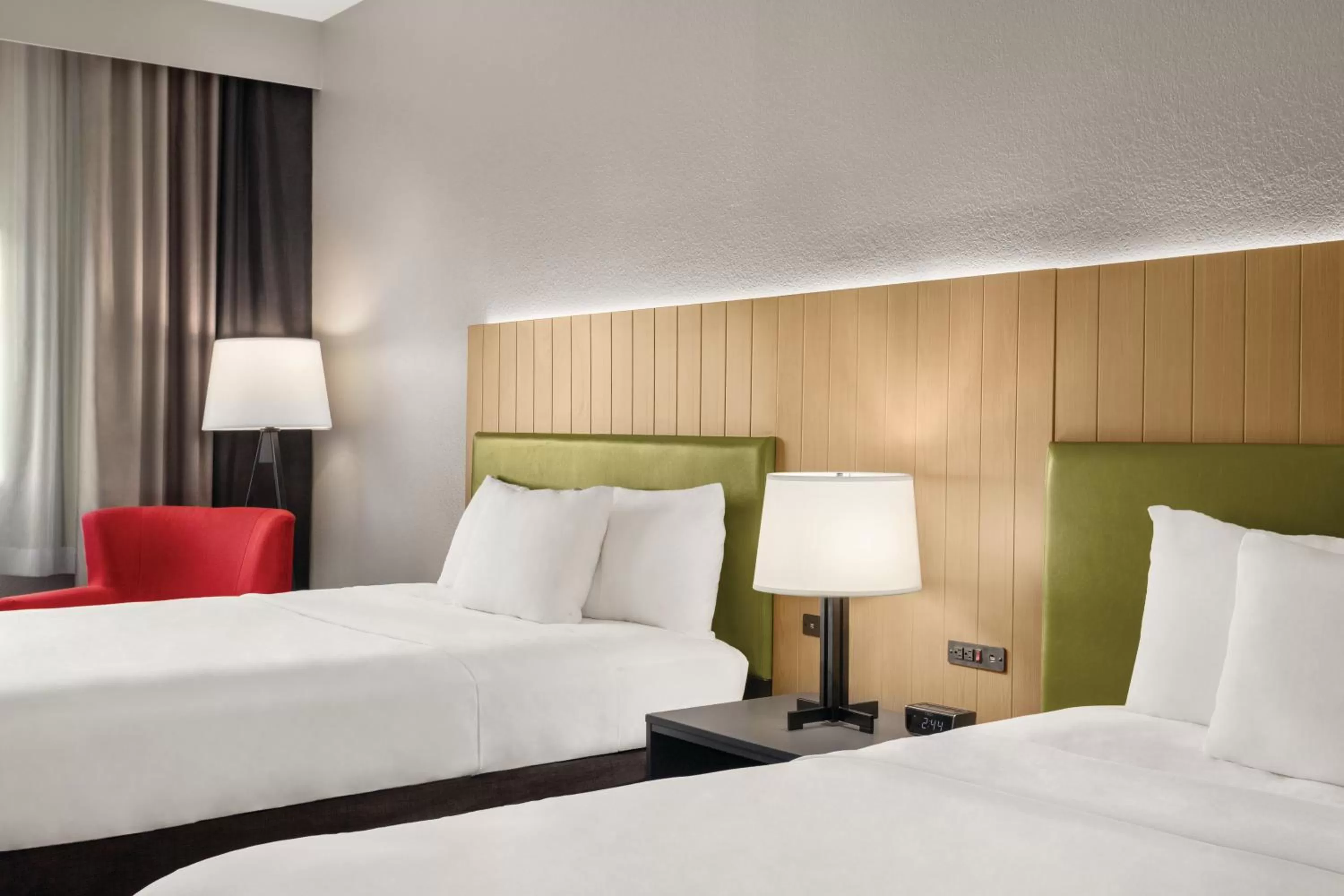 Bed in Country Inn & Suites by Radisson, Byram-Jackson South, MS