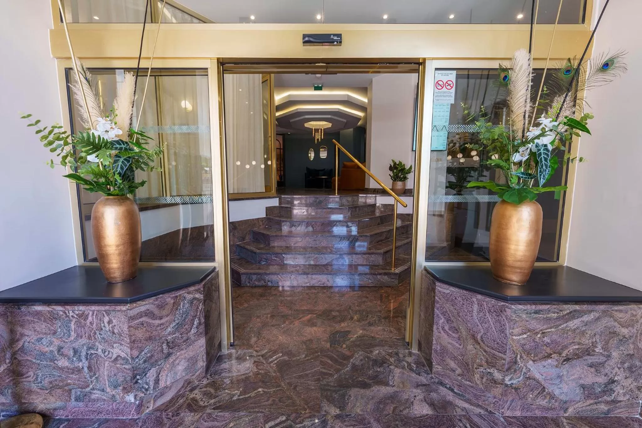 Lobby or reception in Best Western Plus Le Picardy
