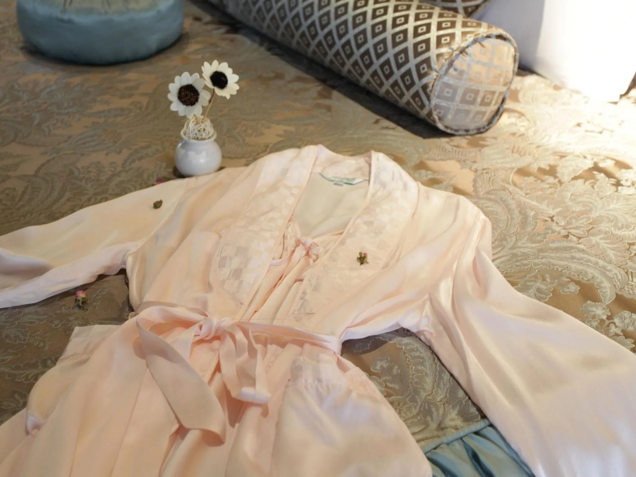 Decorative detail in HJ International Hotel