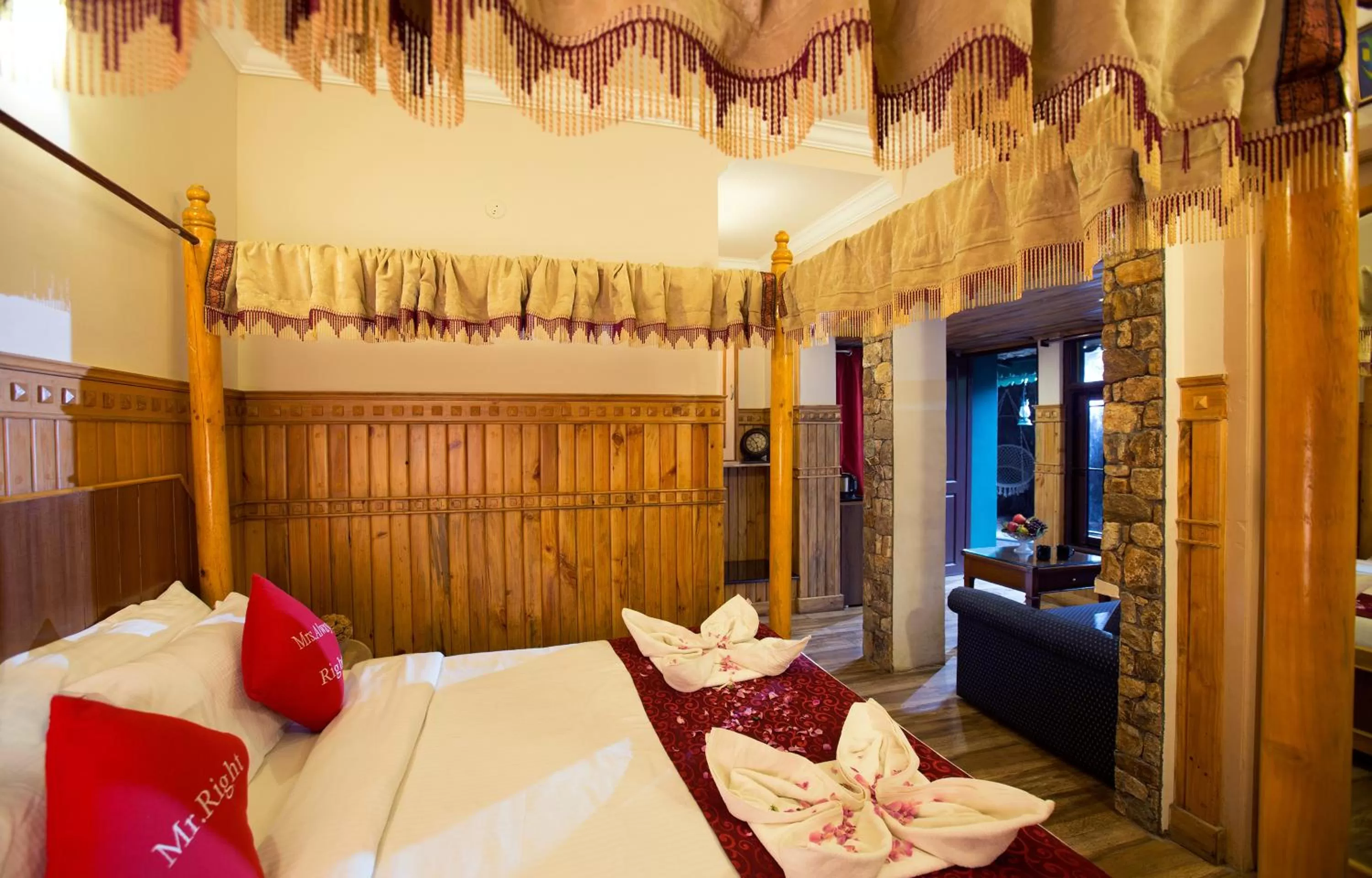 Photo of the whole room, Bed in Pine Borough Inn