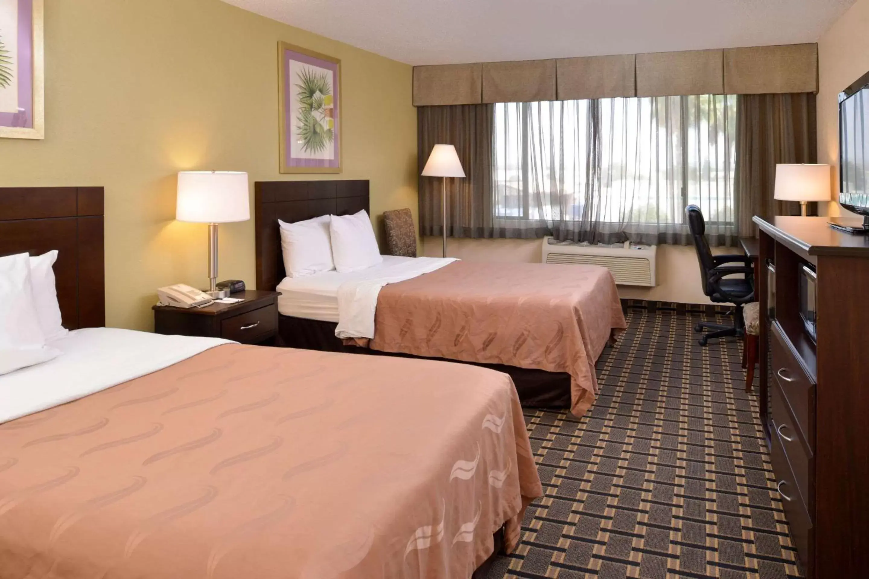 Standard Room, 2 Double Beds, Accessible, Roll-In Shower, Non Smoking in Quality Inn & Suites Montebello - Los Angeles Standard Room, 2 Double Beds, Accessible, Roll-In Shower, Non Smoking in Quality Inn & Suites Montebello - Los Angeles