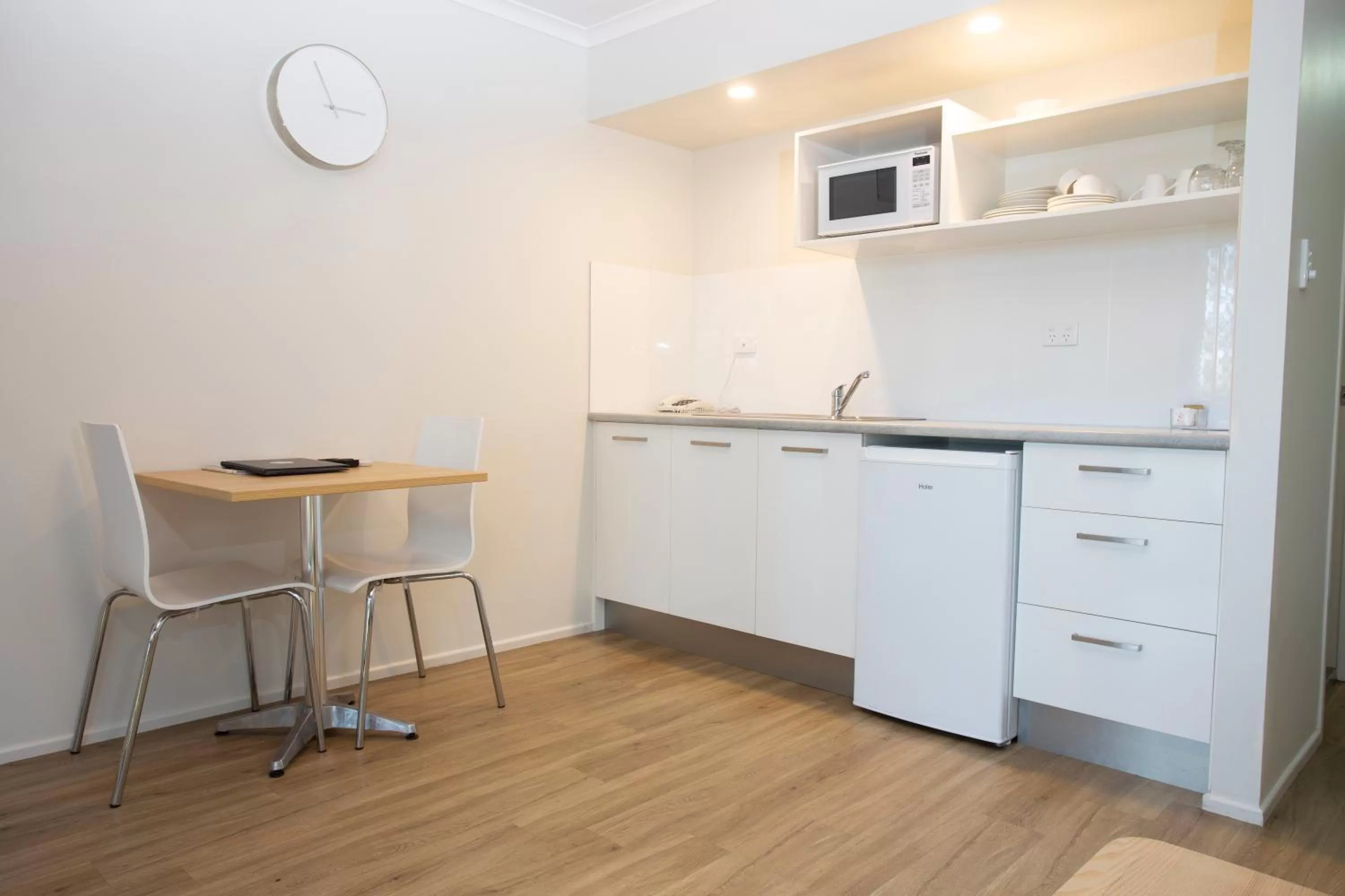 Kitchen or kitchenette in Noosa Lakes Resort