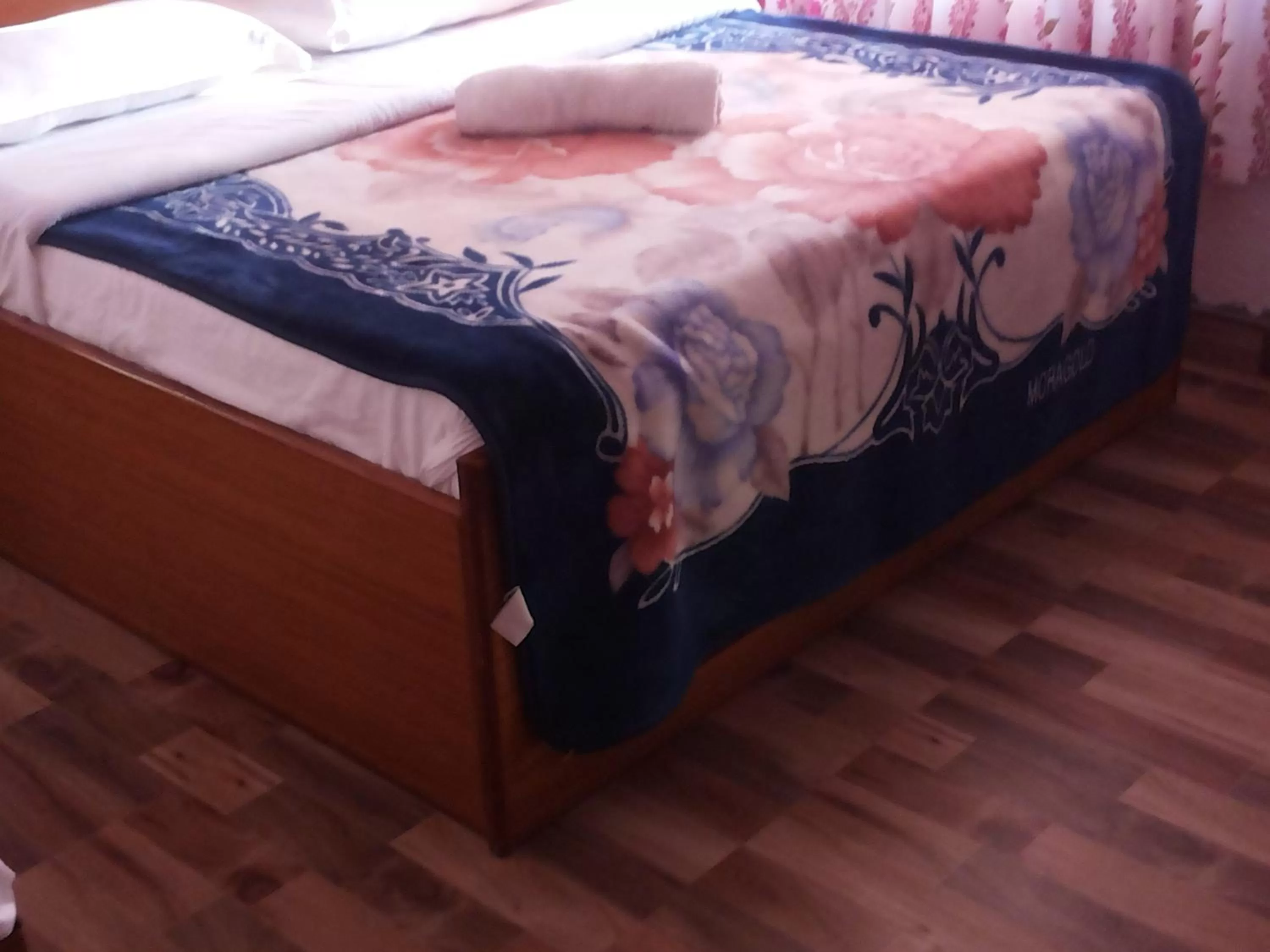 Breakfast, Bed in Hotel Harmony