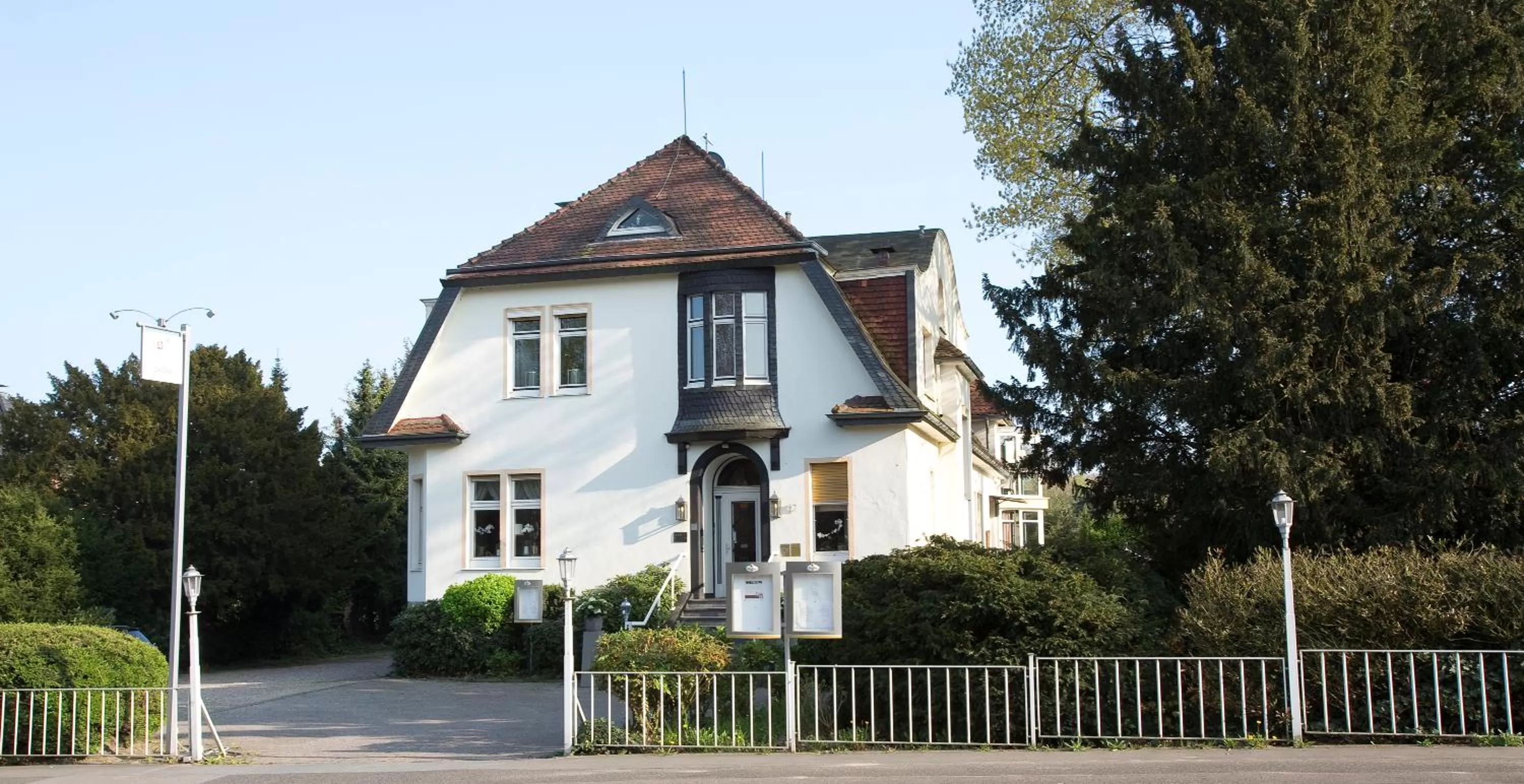 Property building in Höhen Hotel Viersen