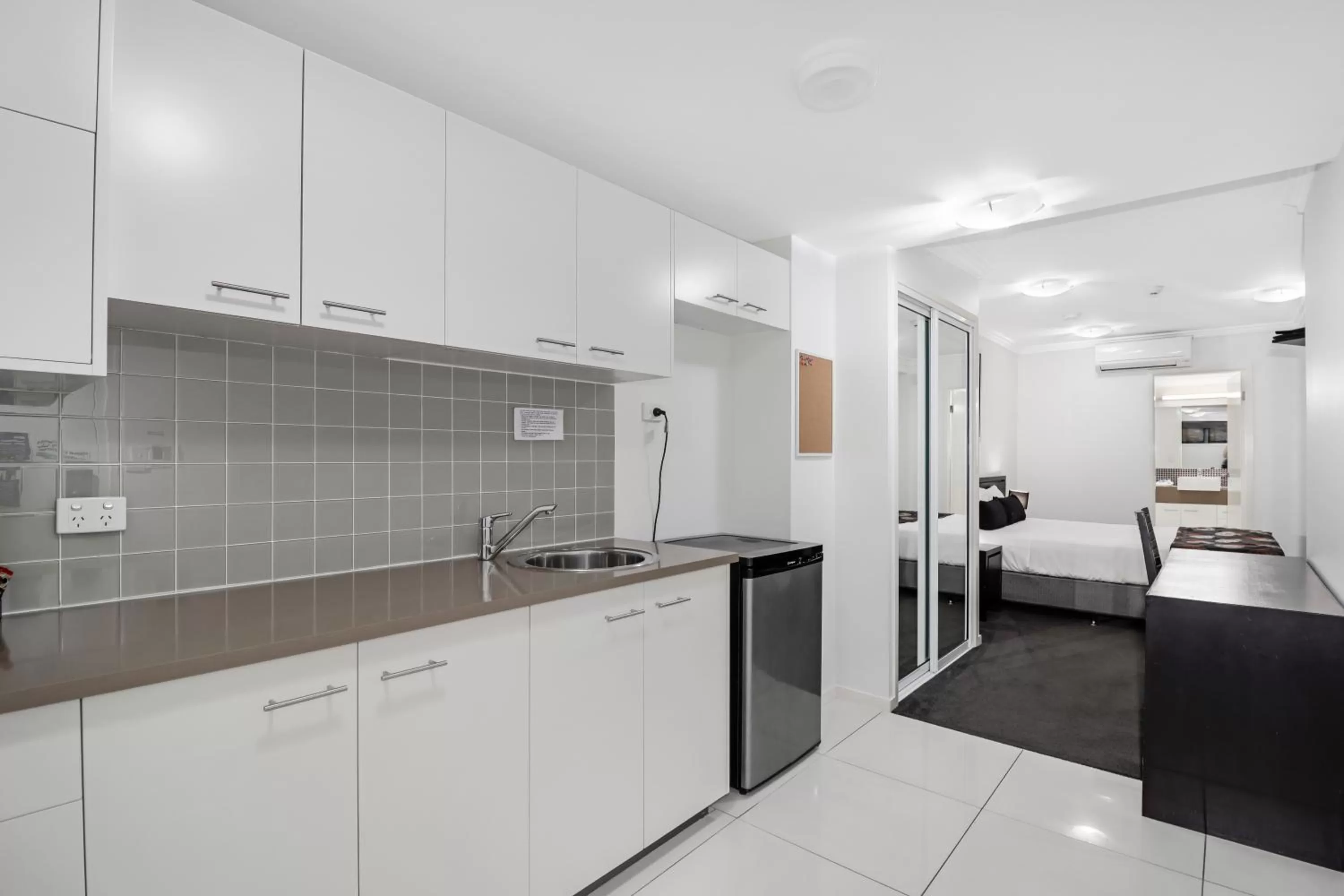 Kitchen/Kitchenette in Eden by the Bay