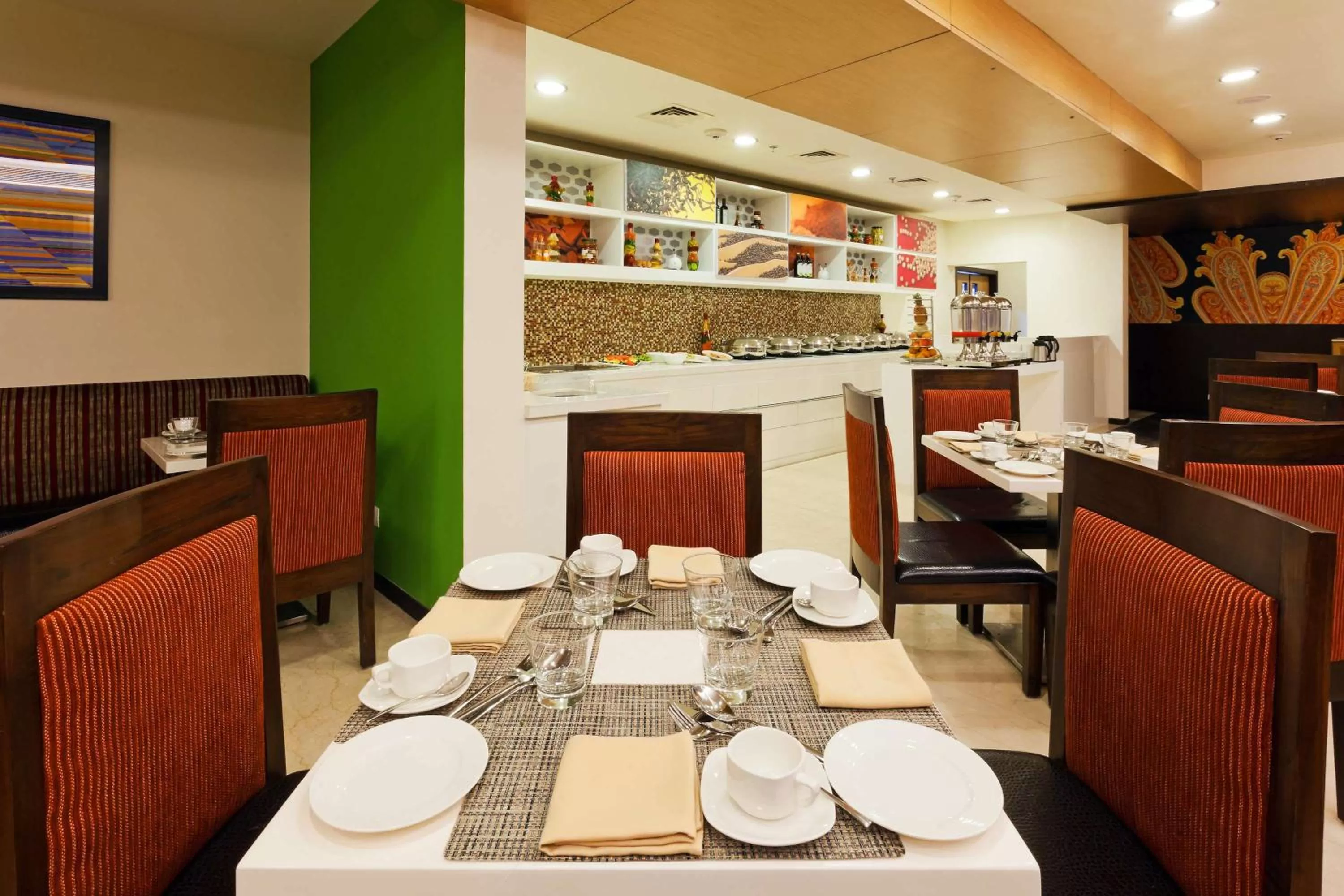 Dining area in Hampton by Hilton Vadodara-Alkapuri