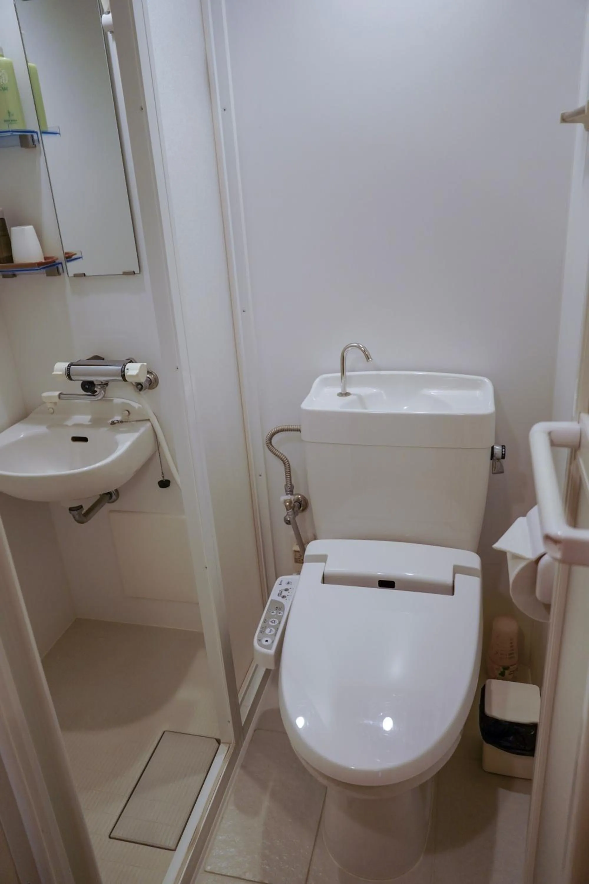 Shower in Ryokan Kamogawa Asakusa