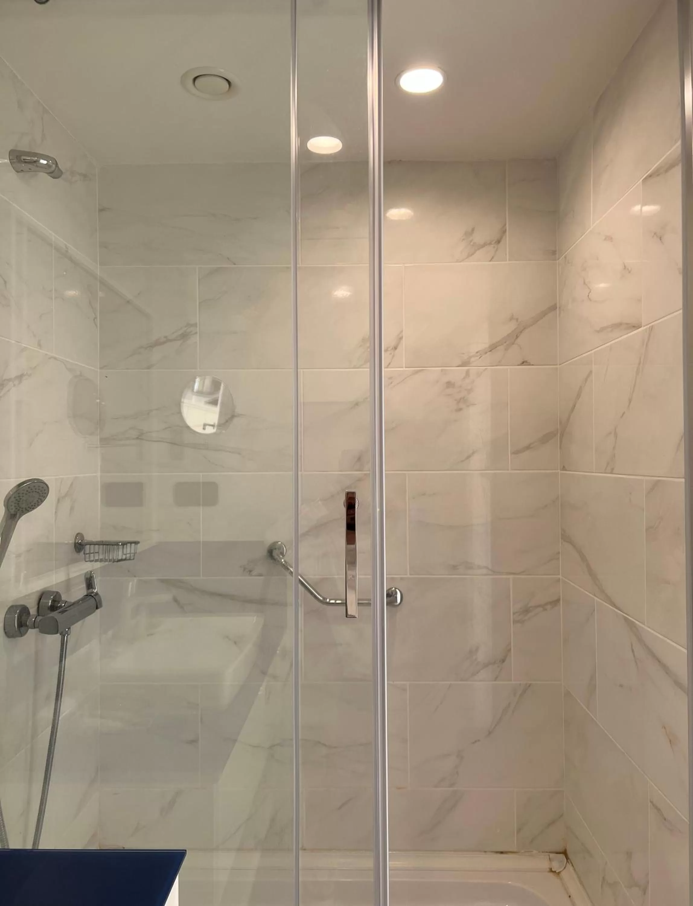 Shower, Bathroom in APARTHOTEL in City Batumi
