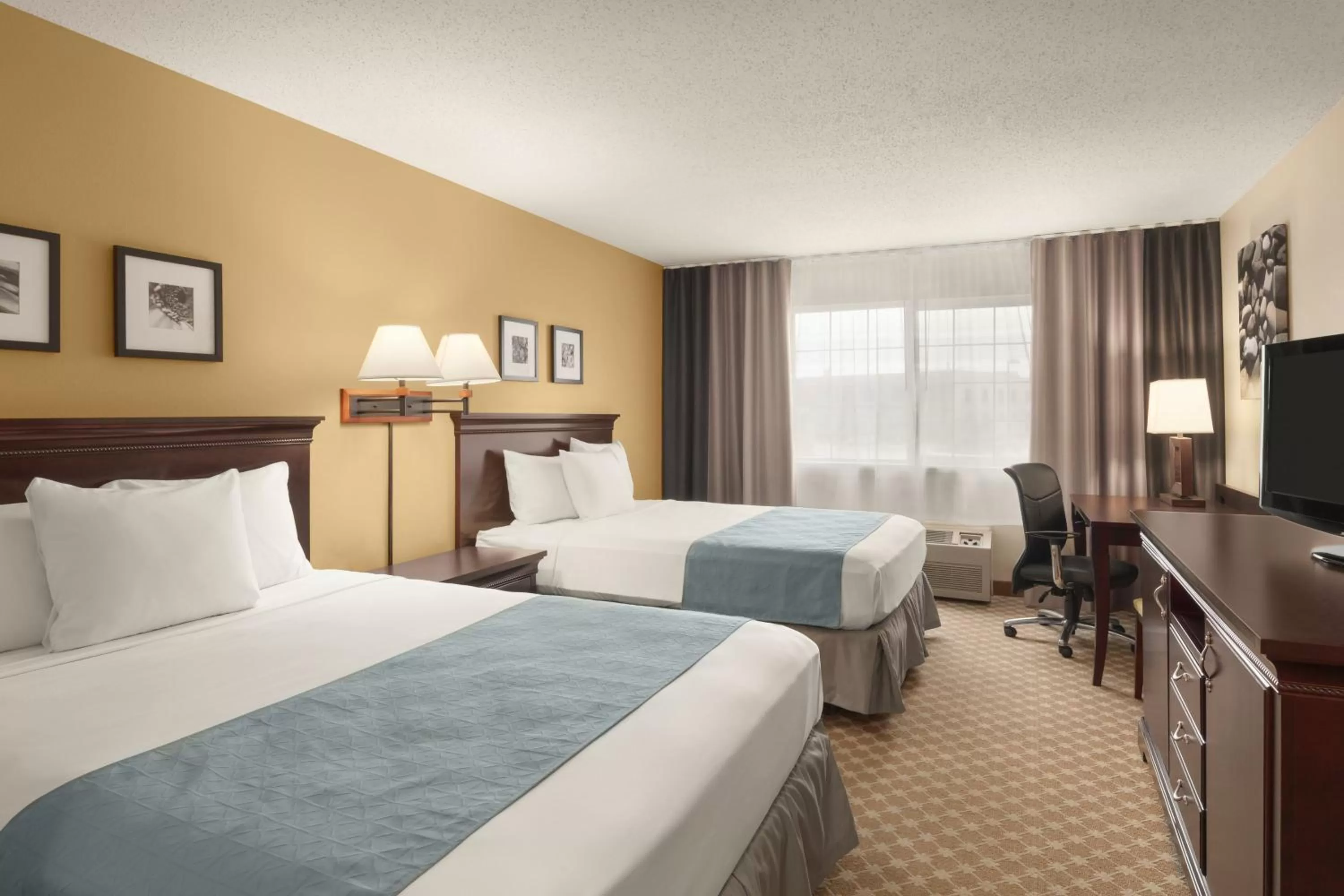 Photo of the whole room, Bed in Country Inn & Suites by Radisson, Sioux Falls