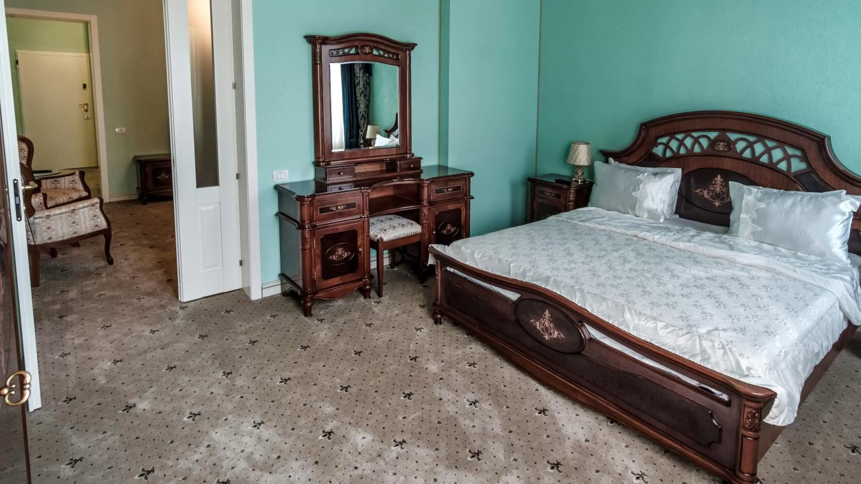 Bedroom, Bed in JMR Royal -Luxury Rooms & Private Sauna