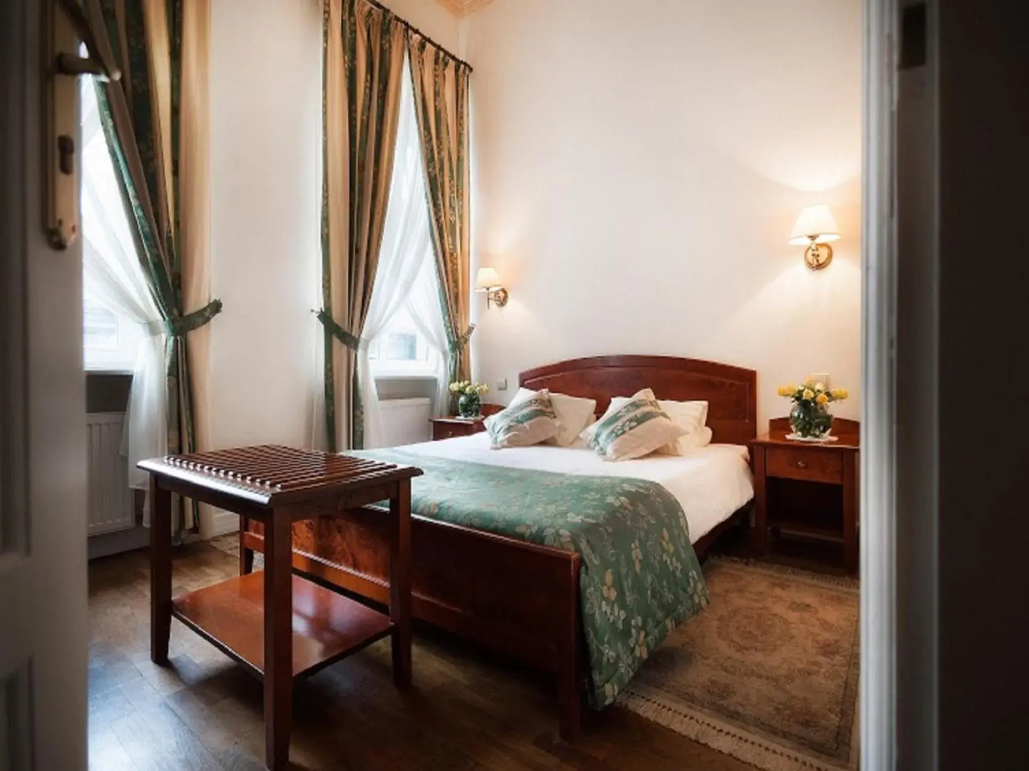 Triple room with two seperate bedrooms in Aparthotel Karmel Triple room with two seperate bedrooms in Aparthotel Karmel