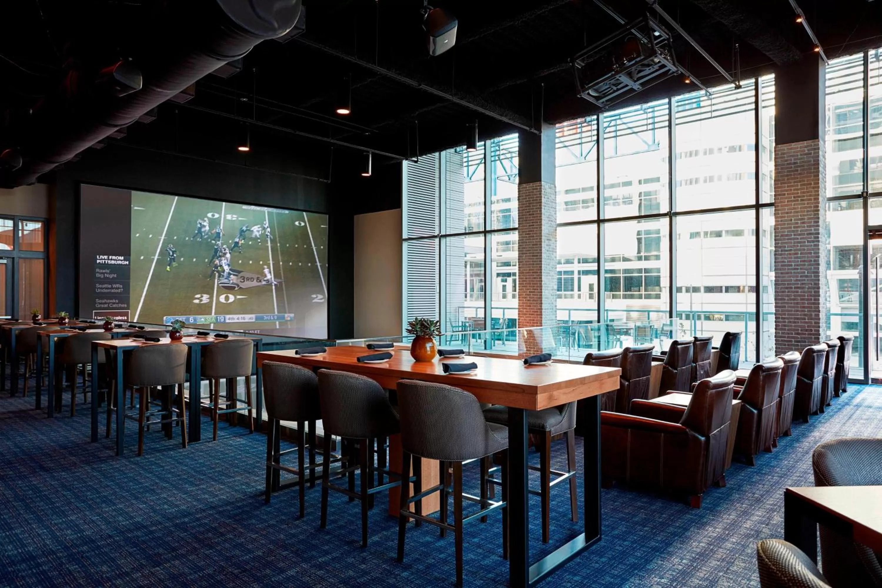 Restaurant/places to eat in Marriott Marquis Houston