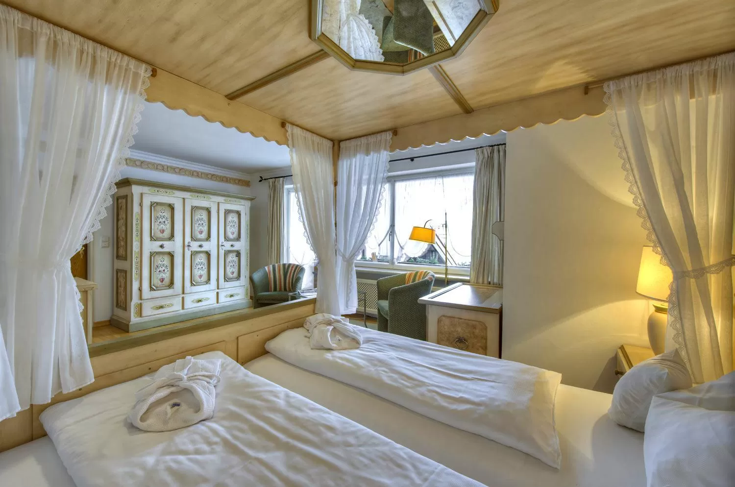 Property building, Bed in DIANA Naturpark Hotel - mit Oberstaufen Plus Golf-Gästekarte