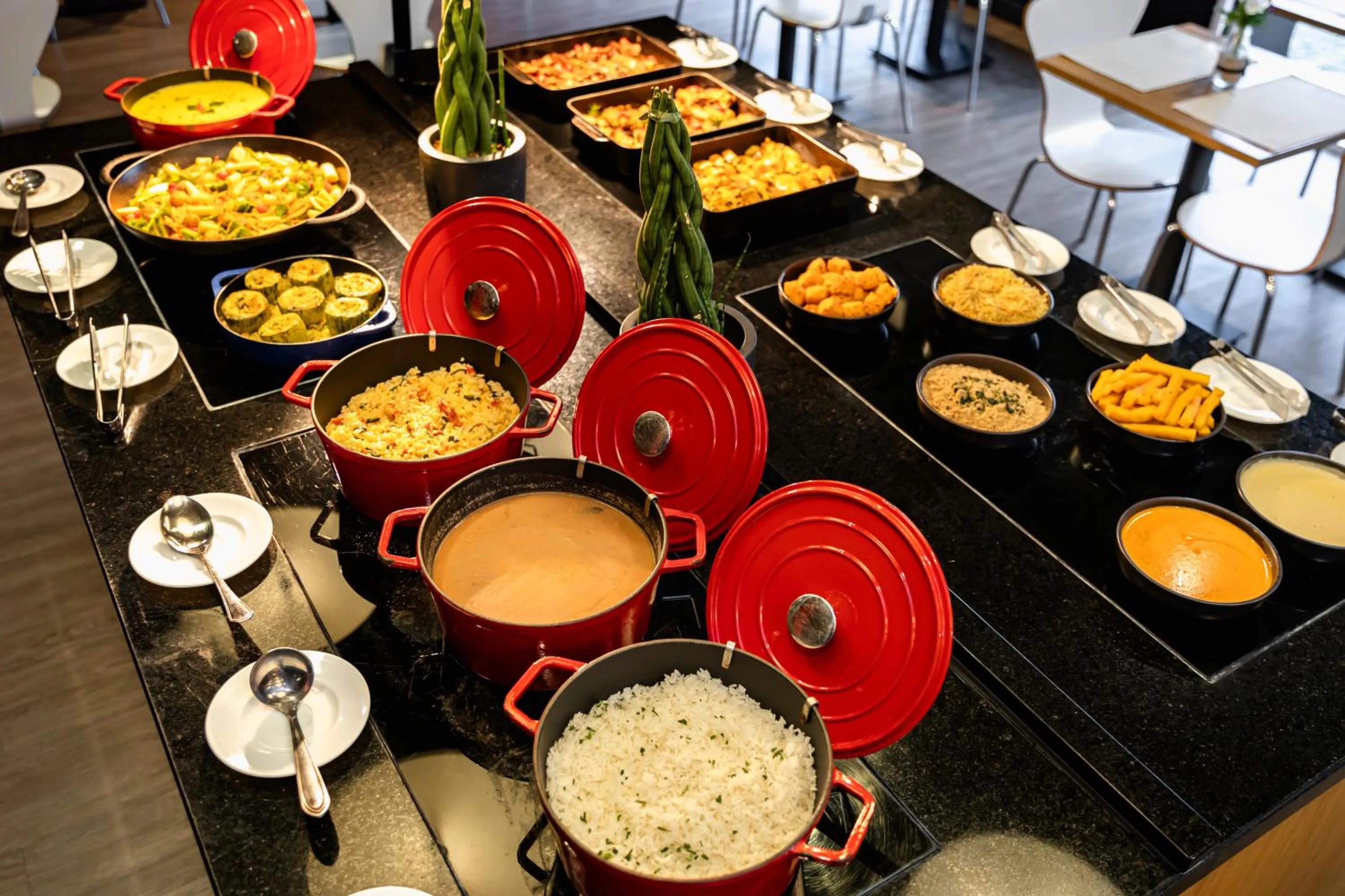 Food and drinks in ibis Porto Alegre Aeroporto