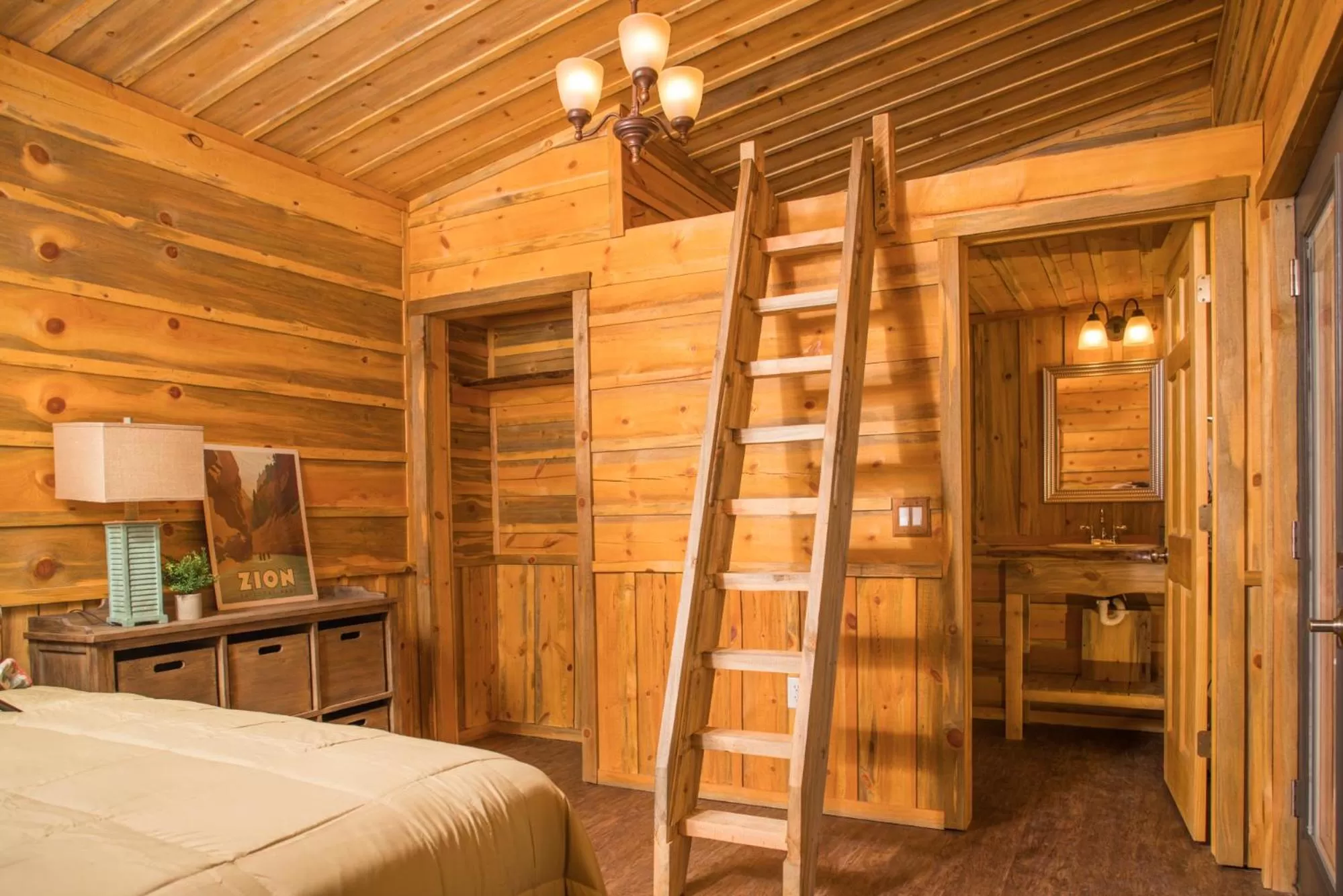 Bed in Zion Mountain Ranch