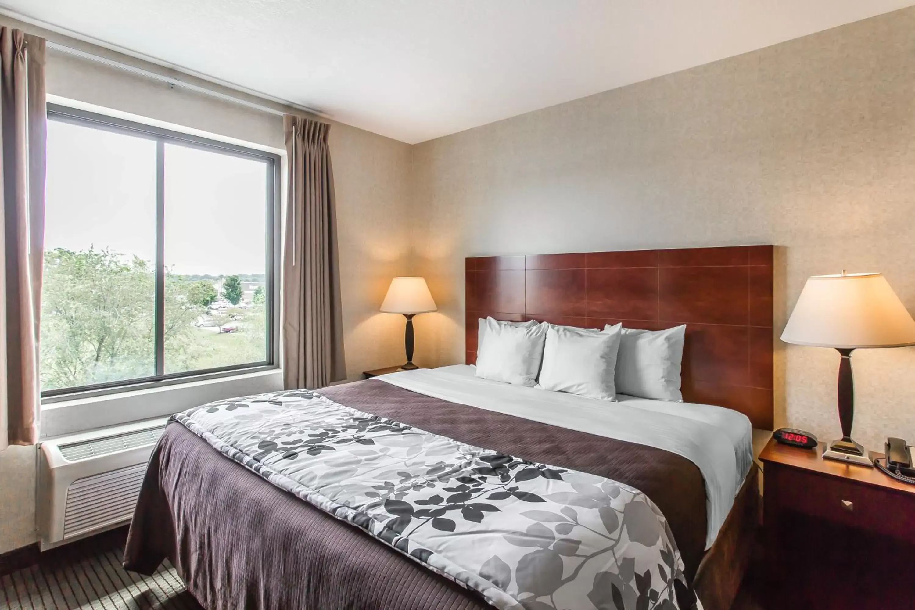 King Room - Disability Access/Non-Smoking in Sleep Inn & Suites Manchester King Room - Disability Access/Non-Smoking in Sleep Inn & Suites Manchester