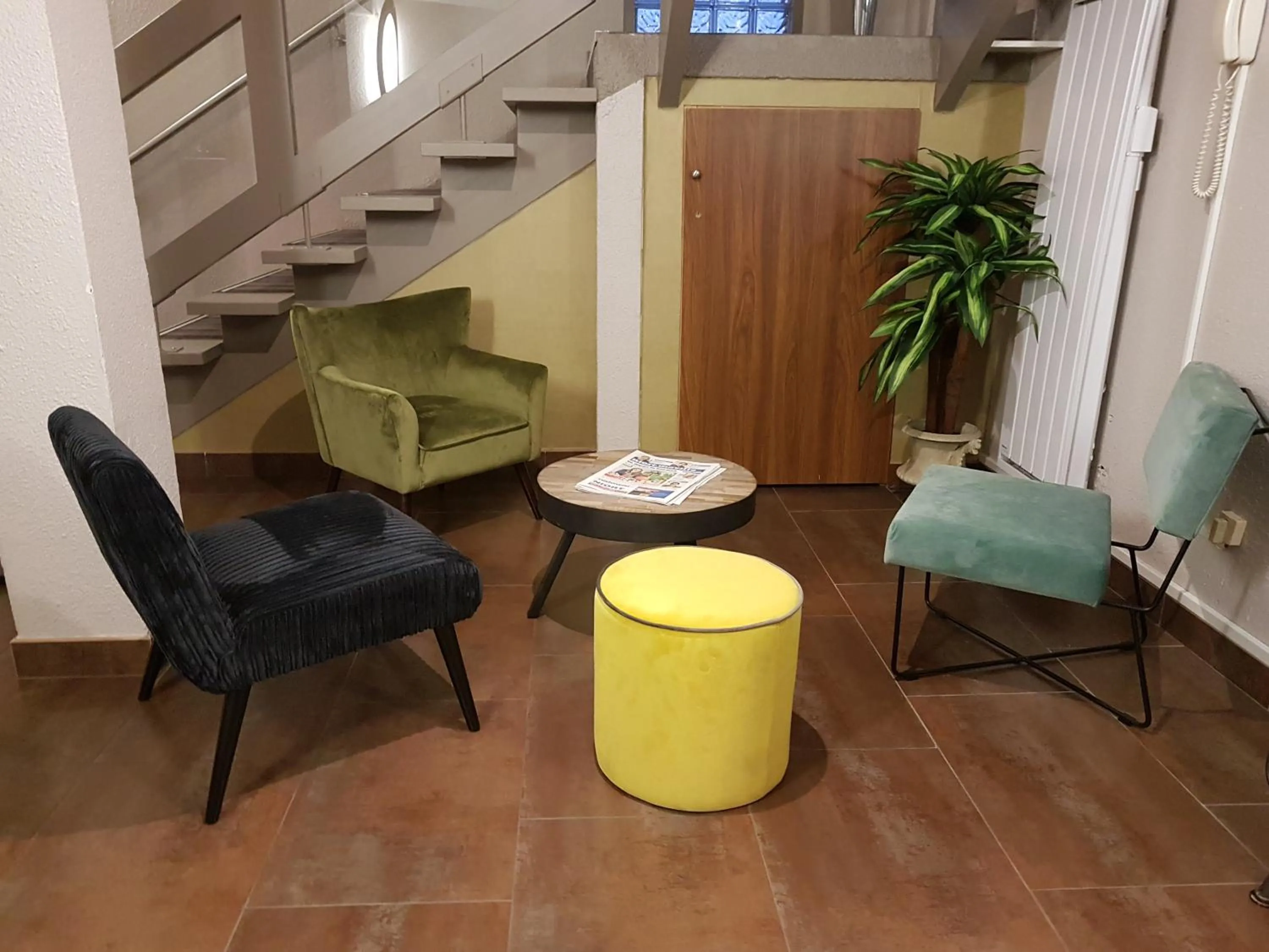 Seating area in Contact Hotel Atoll