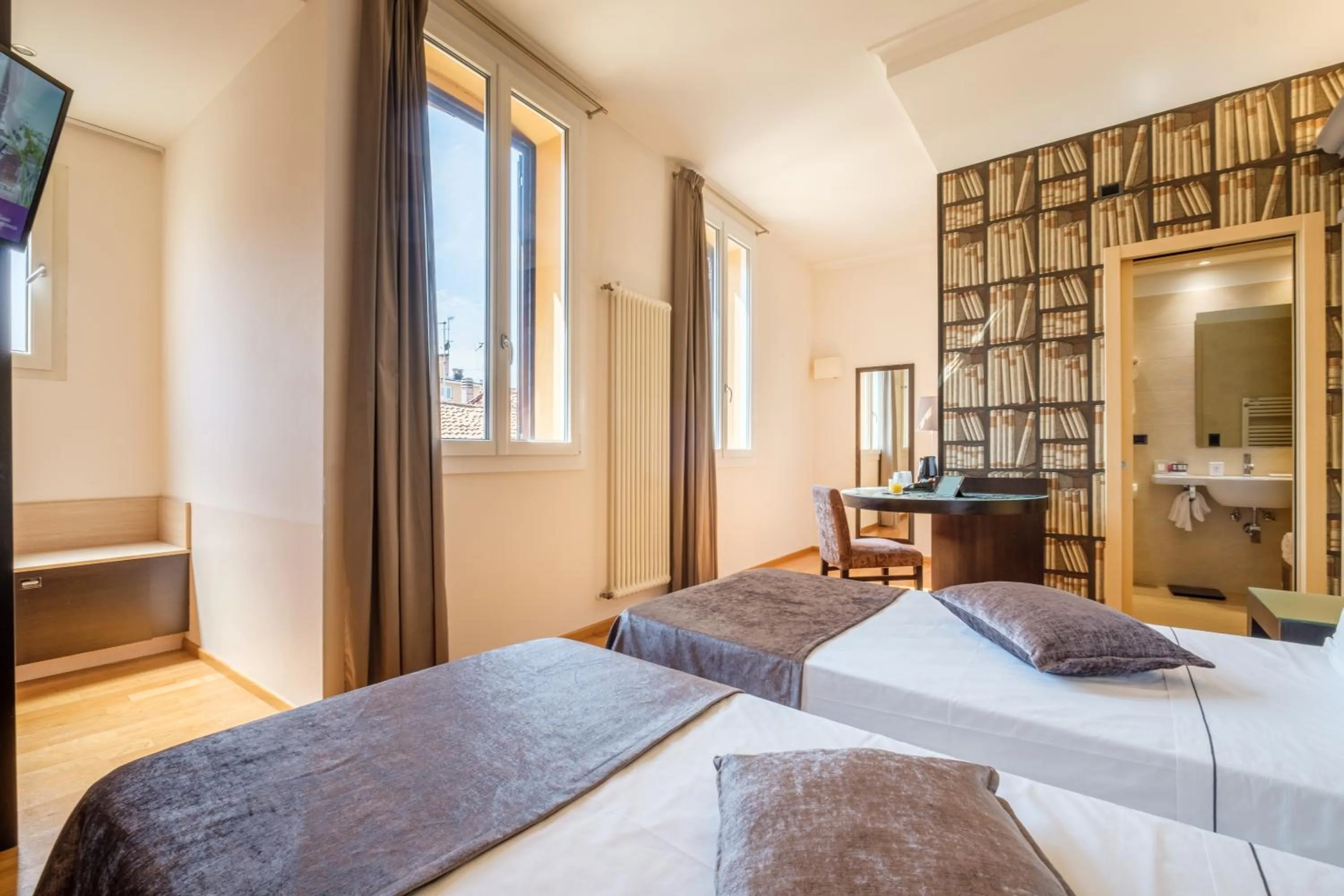 Bed in Hotel Touring