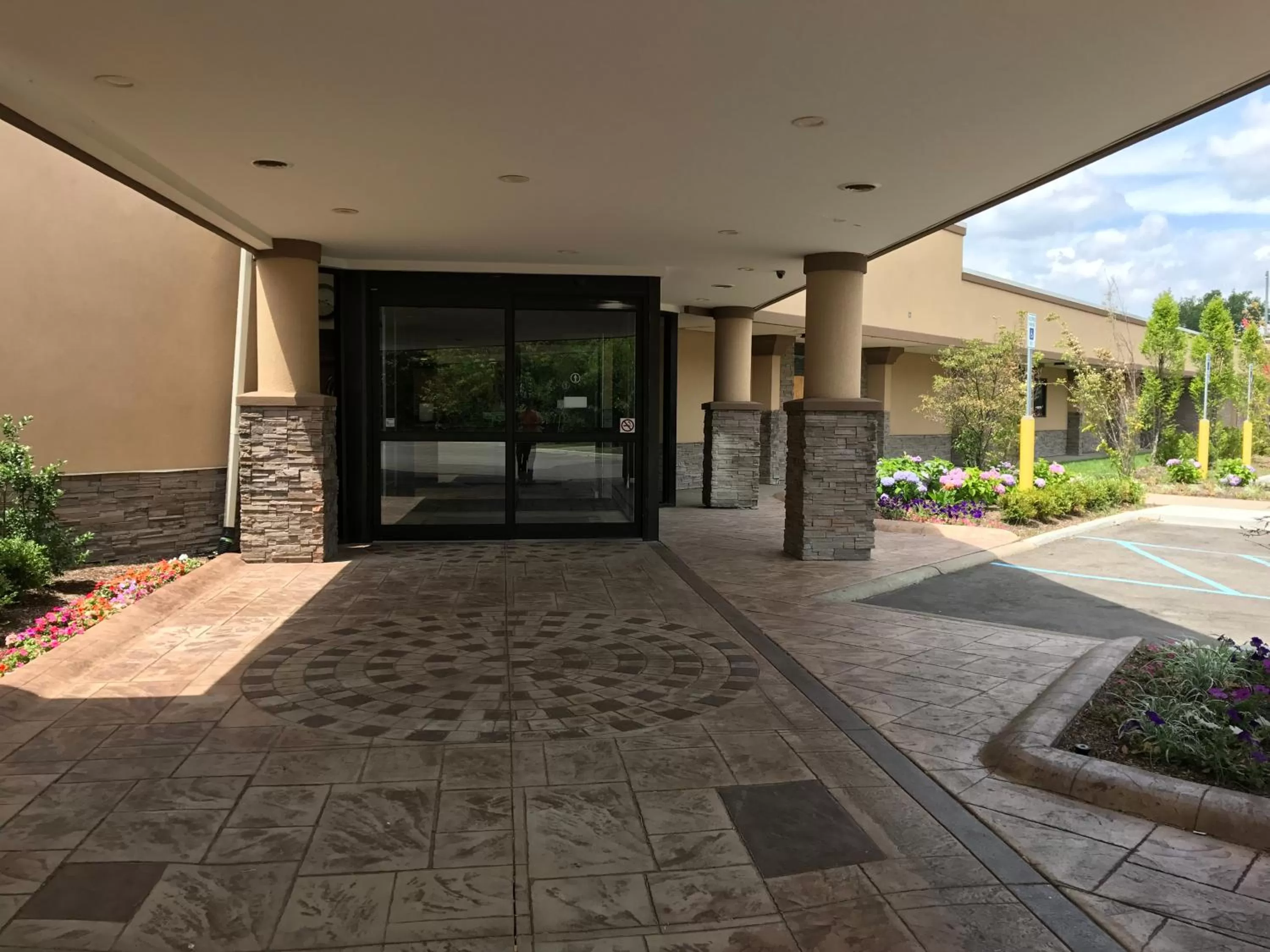 Facade/entrance in Wyndham Garden Ann Arbor
